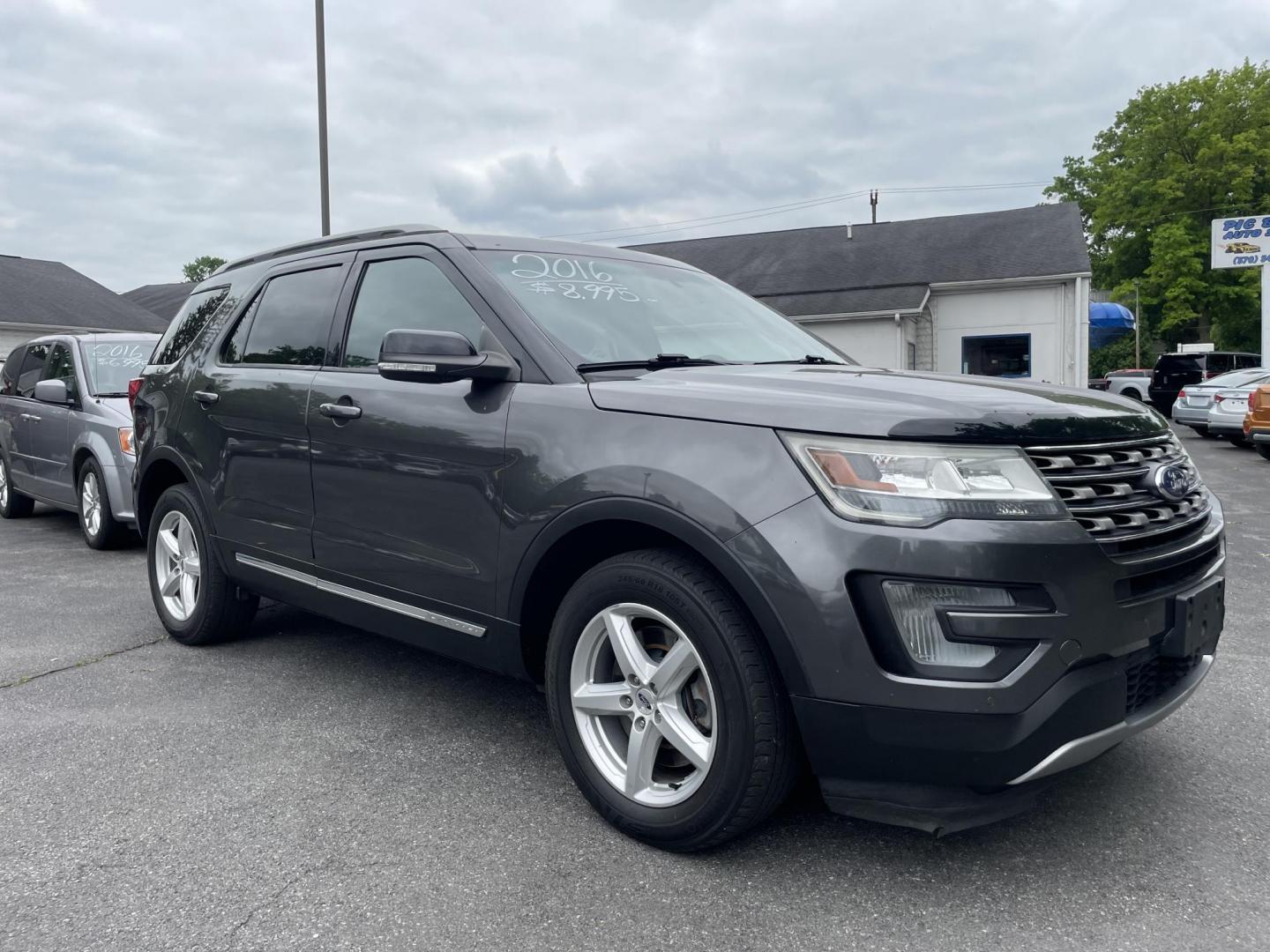 2016 Ford Explorer XLT 4WD (1FM5K8D80GG) with an 3.5L V6 DOHC 24V engine, 6-Speed Automatic transmission, located at 101 N. Main Street, Muncy, PA, 17756, (570) 546-5462, 41.207691, -76.785942 - Photo#1