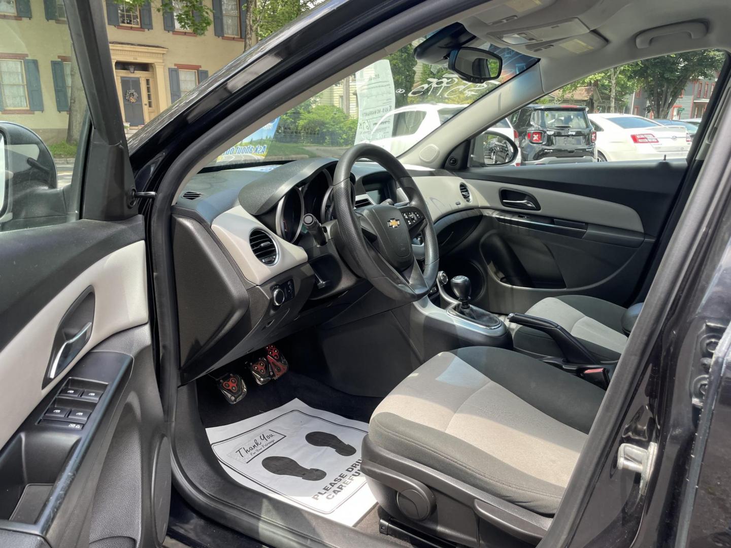 2011 Chevrolet Cruze 2LS (1G1PD5SH6B7) with an 1.8L L4 DOHC 16V FFV engine, 6-Speed Manual transmission, located at 101 N. Main Street, Muncy, PA, 17756, (570) 546-5462, 41.207691, -76.785942 - Photo#4