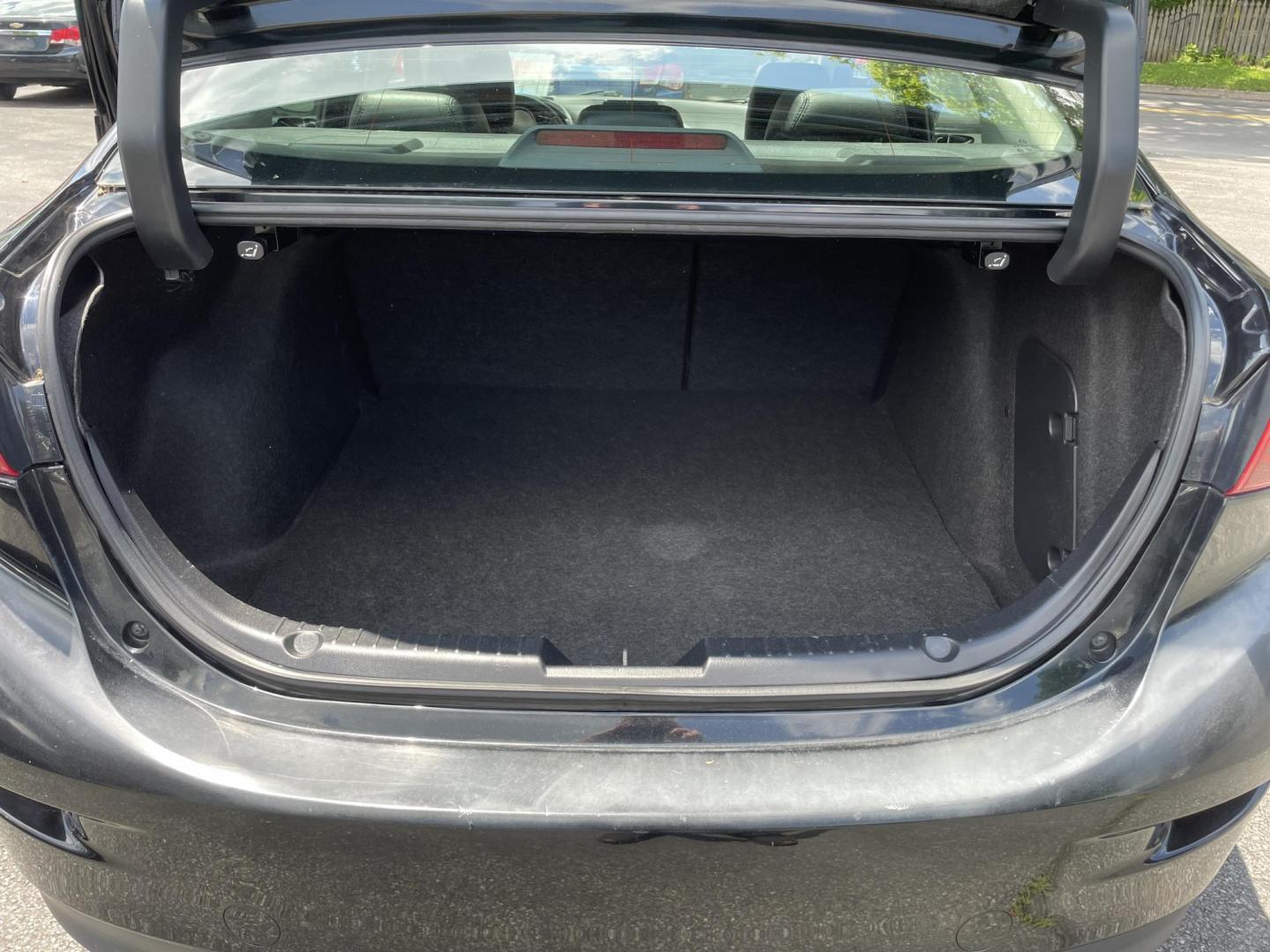 2017 Mazda MAZDA3 s Grand Touring AT 5-Door (3MZBN1W32HM) with an 2.5L L4 DOHC 16V engine, 6A transmission, located at 101 N. Main Street, Muncy, PA, 17756, (570) 546-5462, 41.207691, -76.785942 - Photo#6
