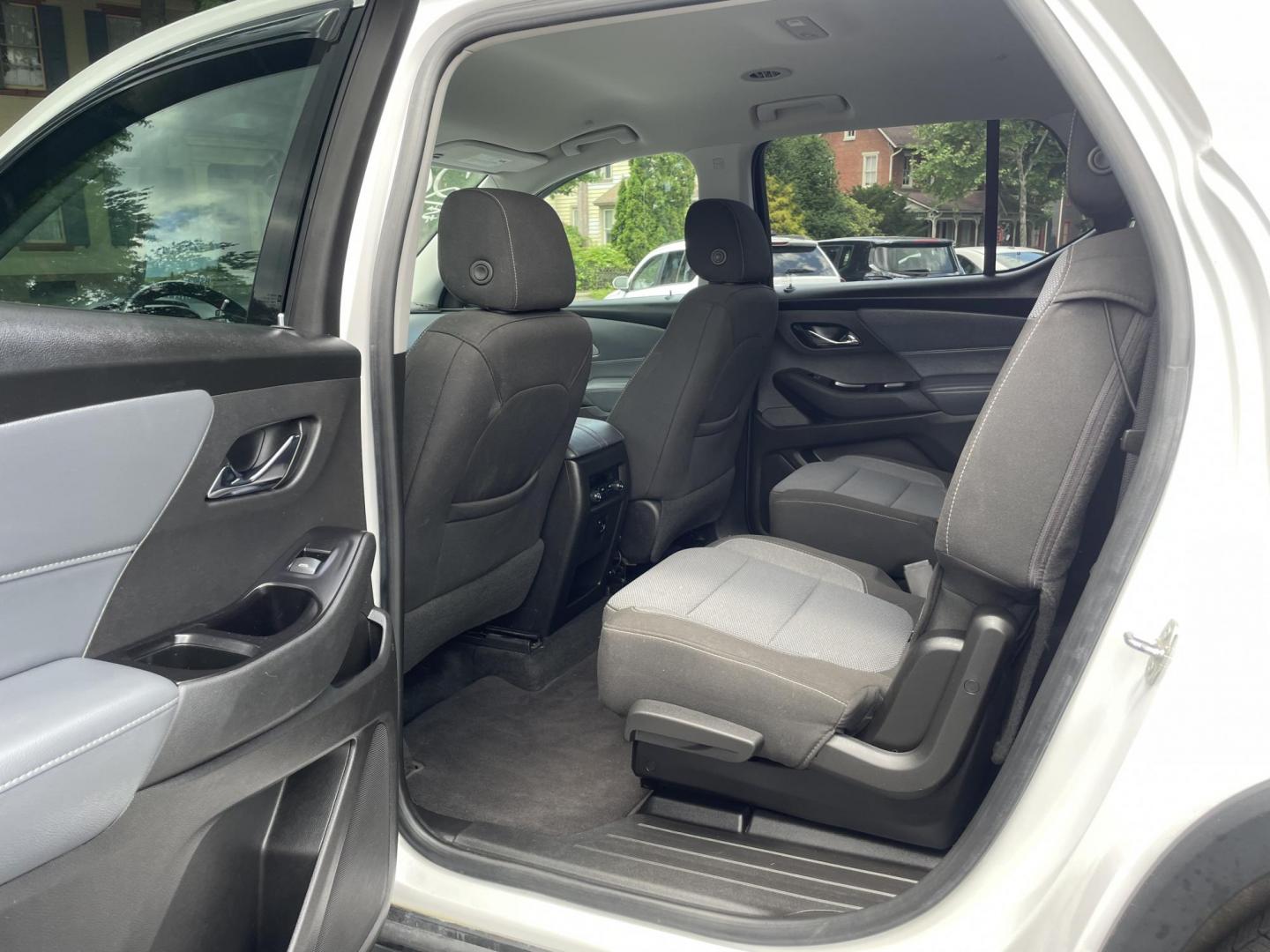 2018 Chevrolet Traverse RS Cloth AWD (1GNEVGKWXJJ) with an 3.6L V6 DOHC 24V engine, 9A transmission, located at 101 N. Main Street, Muncy, PA, 17756, (570) 546-5462, 41.207691, -76.785942 - Photo#8