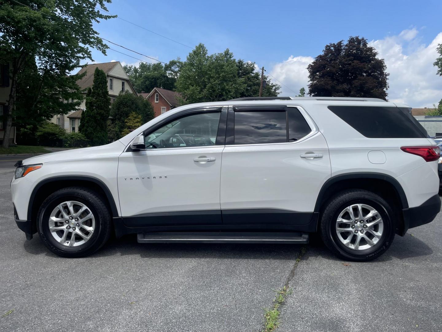 2018 Chevrolet Traverse RS Cloth AWD (1GNEVGKWXJJ) with an 3.6L V6 DOHC 24V engine, 9A transmission, located at 101 N. Main Street, Muncy, PA, 17756, (570) 546-5462, 41.207691, -76.785942 - Photo#3