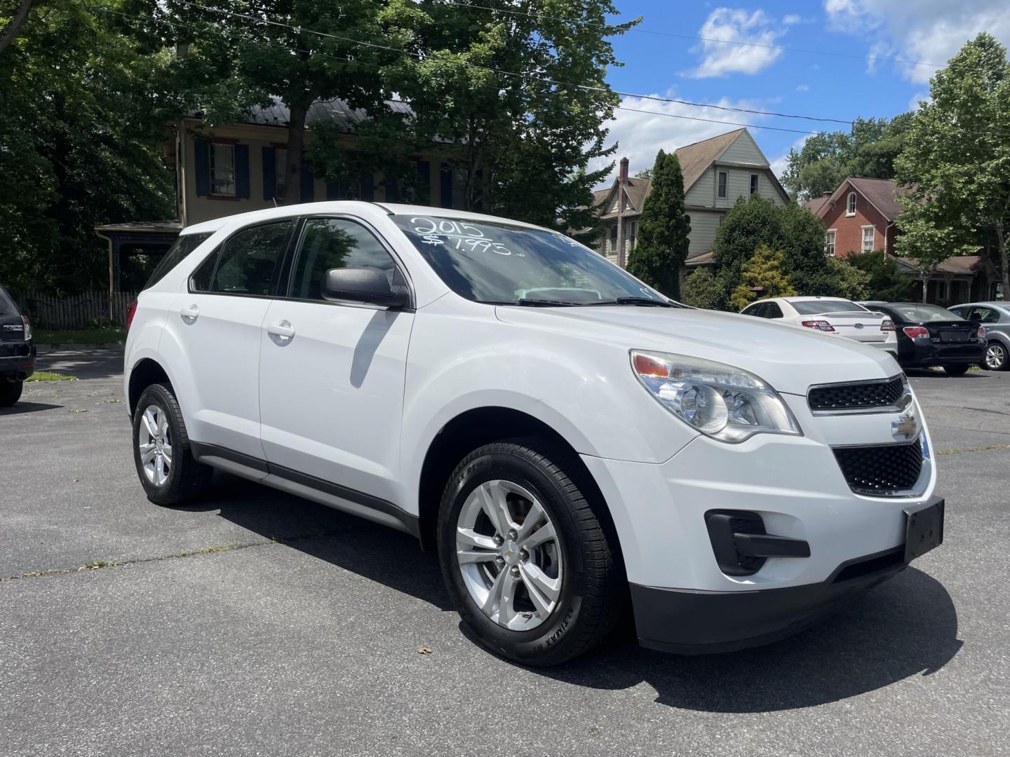 2015 White /black Chevrolet Equinox LS 2WD (2GNALAEK6F6) with an 2.4L L4 DOHC 16V FFV engine, 6-Speed Automatic transmission, located at 101 N. Main Street, Muncy, PA, 17756, (570) 546-5462, 41.207691, -76.785942 - Photo#1