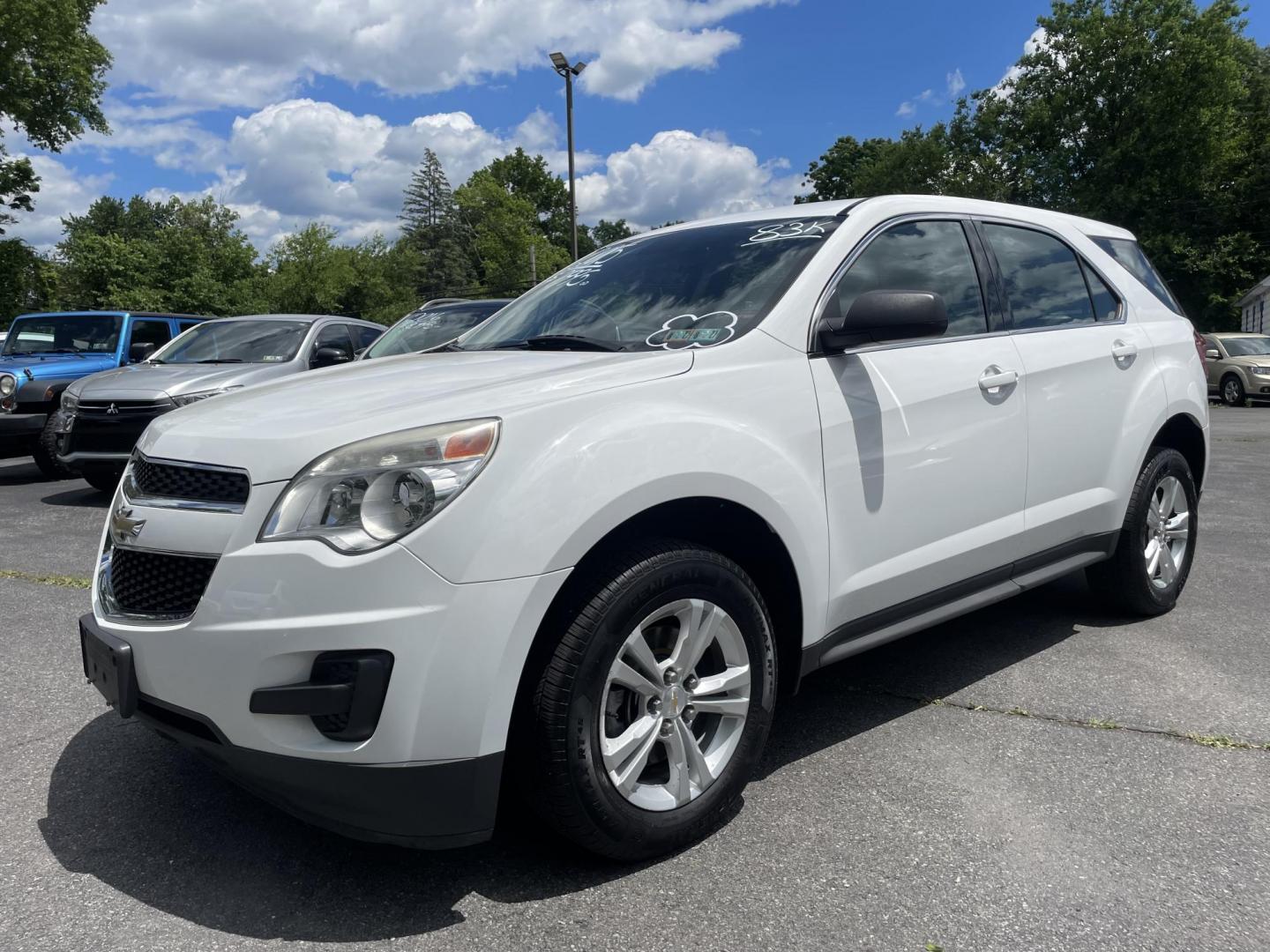 2015 White /black Chevrolet Equinox LS 2WD (2GNALAEK6F6) with an 2.4L L4 DOHC 16V FFV engine, 6-Speed Automatic transmission, located at 101 N. Main Street, Muncy, PA, 17756, (570) 546-5462, 41.207691, -76.785942 - Photo#0
