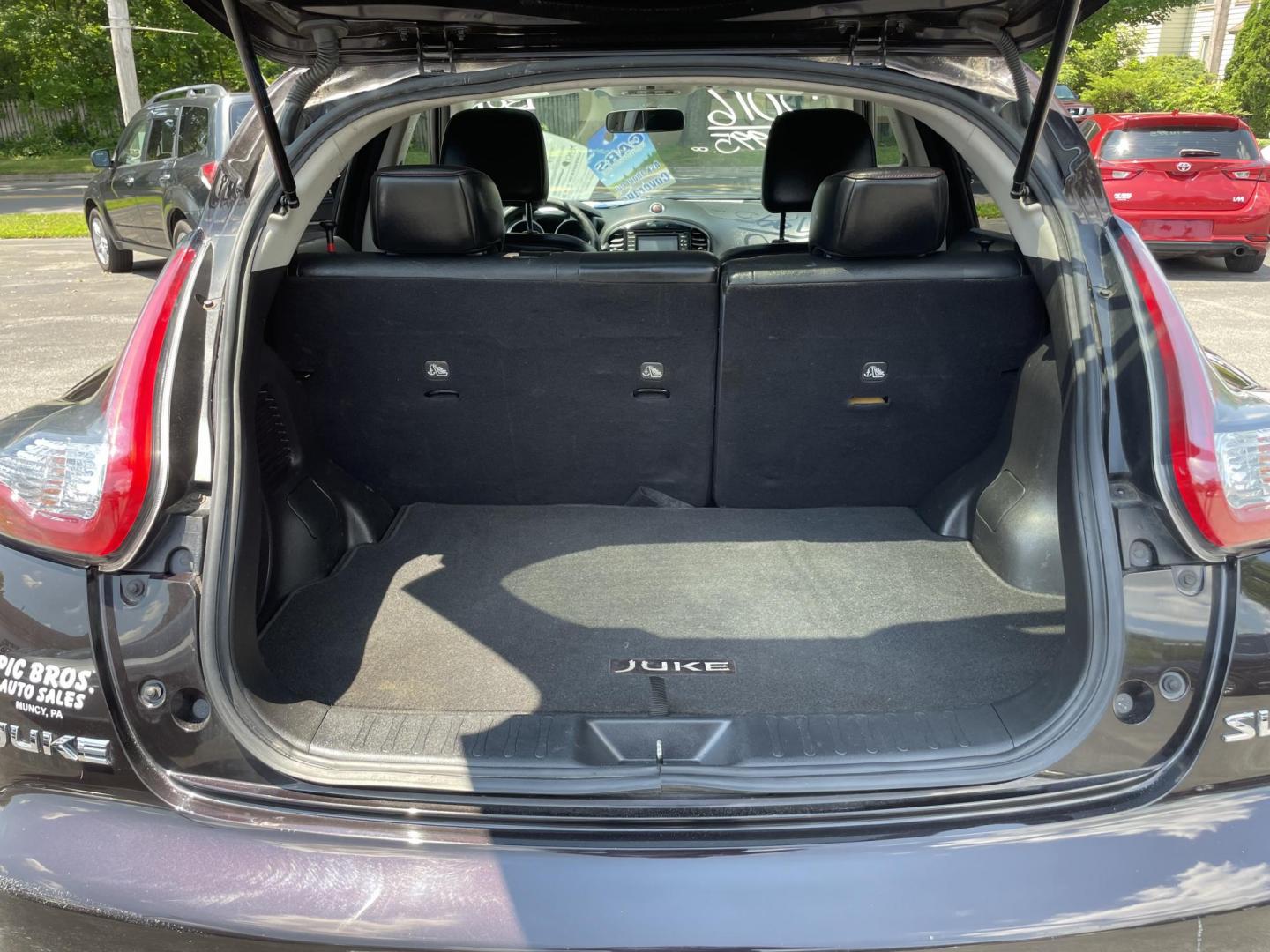2016 Nissan Juke SL AWD (JN8AF5MV1GT) with an 1.6L L4 DOHC 16V engine, CVT transmission, located at 101 N. Main Street, Muncy, PA, 17756, (570) 546-5462, 41.207691, -76.785942 - Photo#6