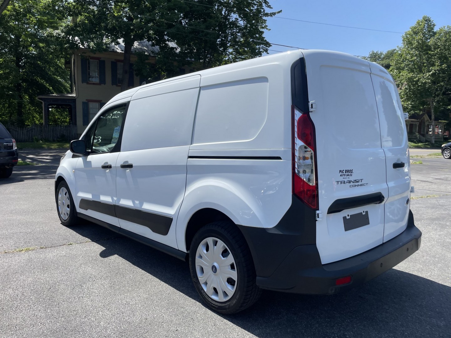 2020 White Ford Transit Connect Cargo Van (NM0LS7E2XL1) with an 2.5L L4 DOHC 16V engine, 6A transmission, located at 101 N. Main Street, Muncy, PA, 17756, (570) 546-5462, 41.207691, -76.785942- Photo#3