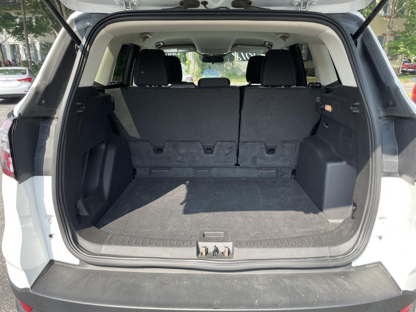 2018 White Ford Escape SE 4WD (1FMCU9GD4JU) with an 1.5L L4 DOHC 16V engine, 6A transmission, located at 101 N. Main Street, Muncy, PA, 17756, (570) 546-5462, 41.207691, -76.785942- Photo#7