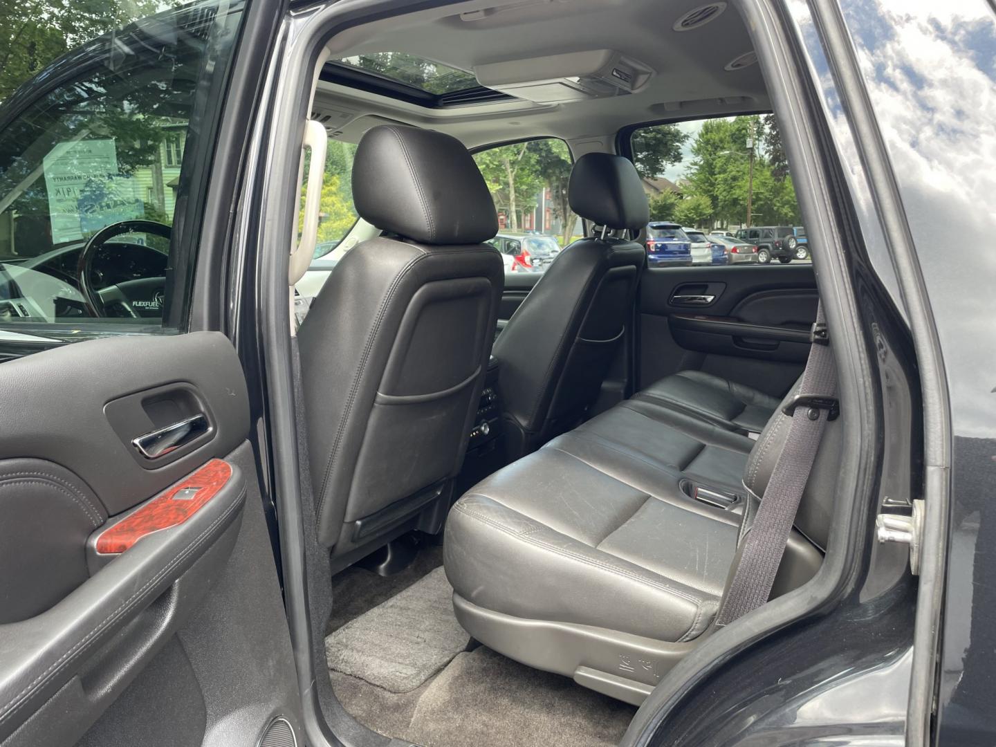 2013 /black Cadillac Escalade AWD Luxury (1GYS4BEF5DR) with an 6.2L V8 OHV 16V FFV engine, 6-Speed Automatic transmission, located at 101 N. Main Street, Muncy, PA, 17756, (570) 546-5462, 41.207691, -76.785942- Photo#7