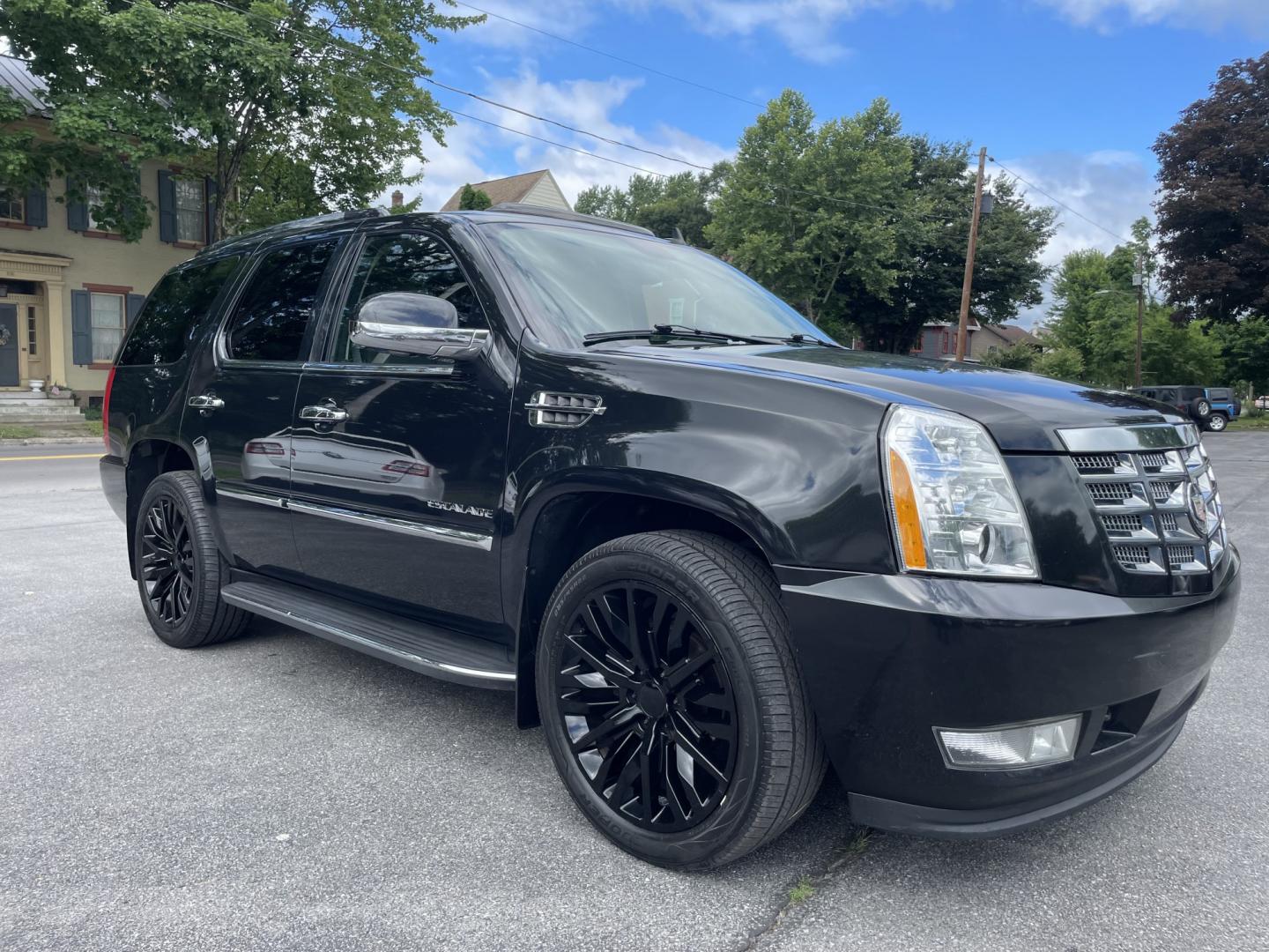 2013 /black Cadillac Escalade AWD Luxury (1GYS4BEF5DR) with an 6.2L V8 OHV 16V FFV engine, 6-Speed Automatic transmission, located at 101 N. Main Street, Muncy, PA, 17756, (570) 546-5462, 41.207691, -76.785942- Photo#1
