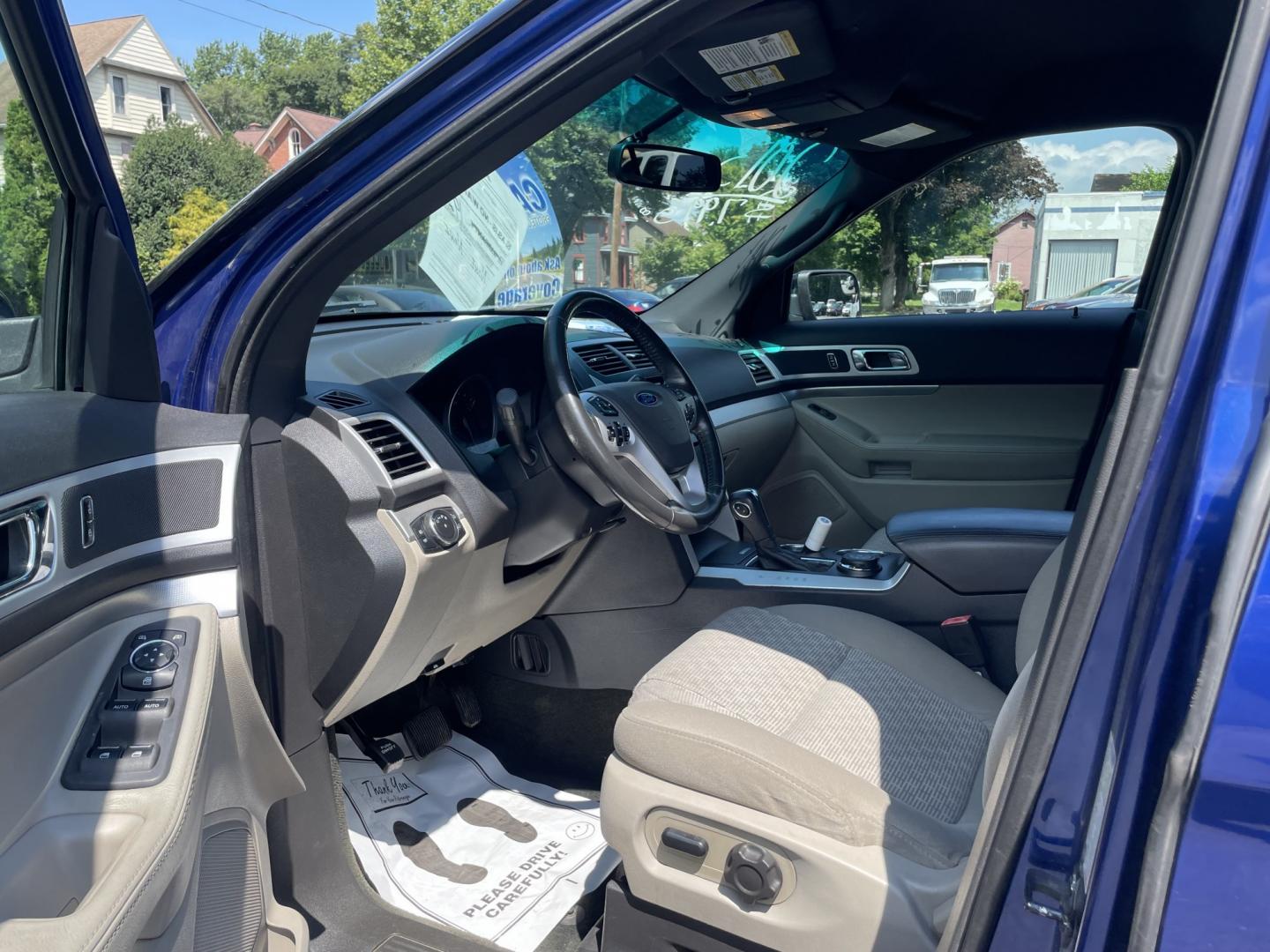 2013 Ford Explorer XLT 4WD (1FM5K8D8XDG) with an 3.5L V6 DOHC 24V engine, 6-Speed Automatic transmission, located at 101 N. Main Street, Muncy, PA, 17756, (570) 546-5462, 41.207691, -76.785942- Photo#5