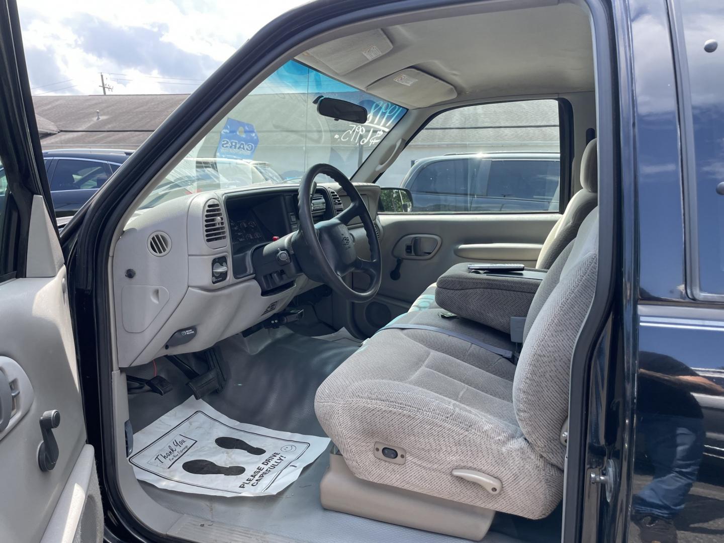 1998 Chevrolet C/K 1500 Ext. Cab 6.5-ft. Bed 2WD (1GCEC19M0WE) with an 5.0L V8 VIH 16V engine, located at 101 N. Main Street, Muncy, PA, 17756, (570) 546-5462, 41.207691, -76.785942- Photo#6