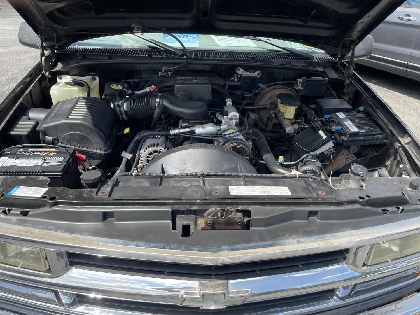 1998 Chevrolet C/K 1500 Ext. Cab 6.5-ft. Bed 2WD (1GCEC19M0WE) with an 5.0L V8 VIH 16V engine, located at 101 N. Main Street, Muncy, PA, 17756, (570) 546-5462, 41.207691, -76.785942- Photo#8