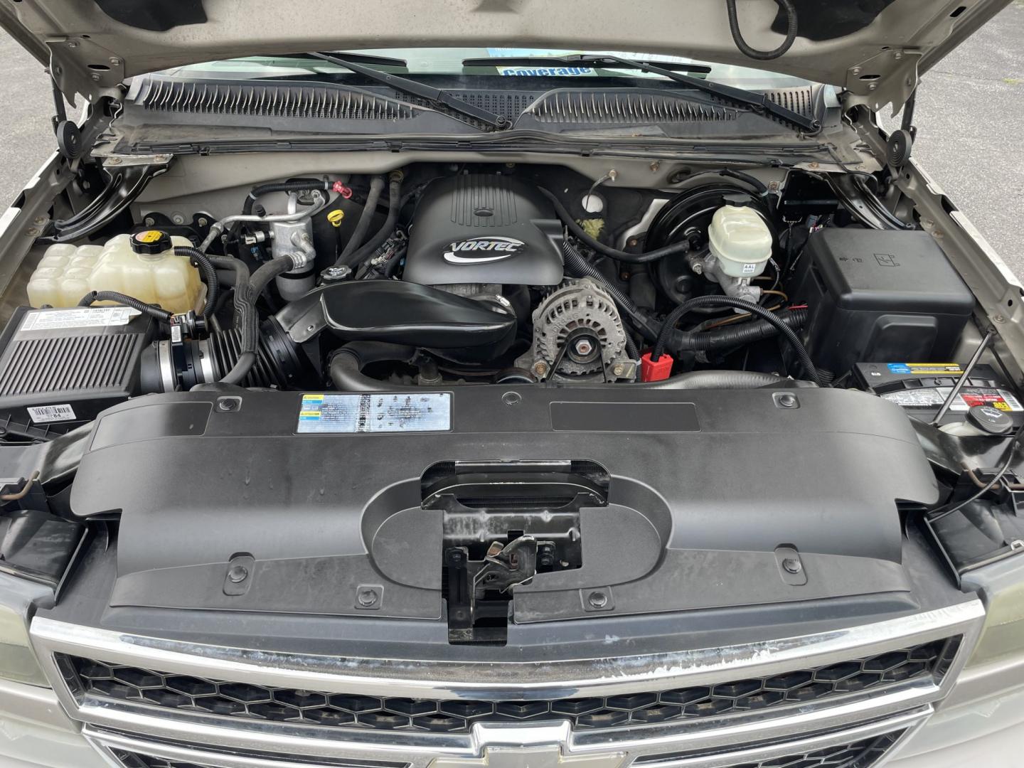 2006 Chevrolet Silverado 1500 LS Ext. Cab 4WD (1GCEK19B76Z) with an 5.3L V8 OHV 16V engine, 4A OD transmission, located at 101 N. Main Street, Muncy, PA, 17756, (570) 546-5462, 41.207691, -76.785942- Photo#6