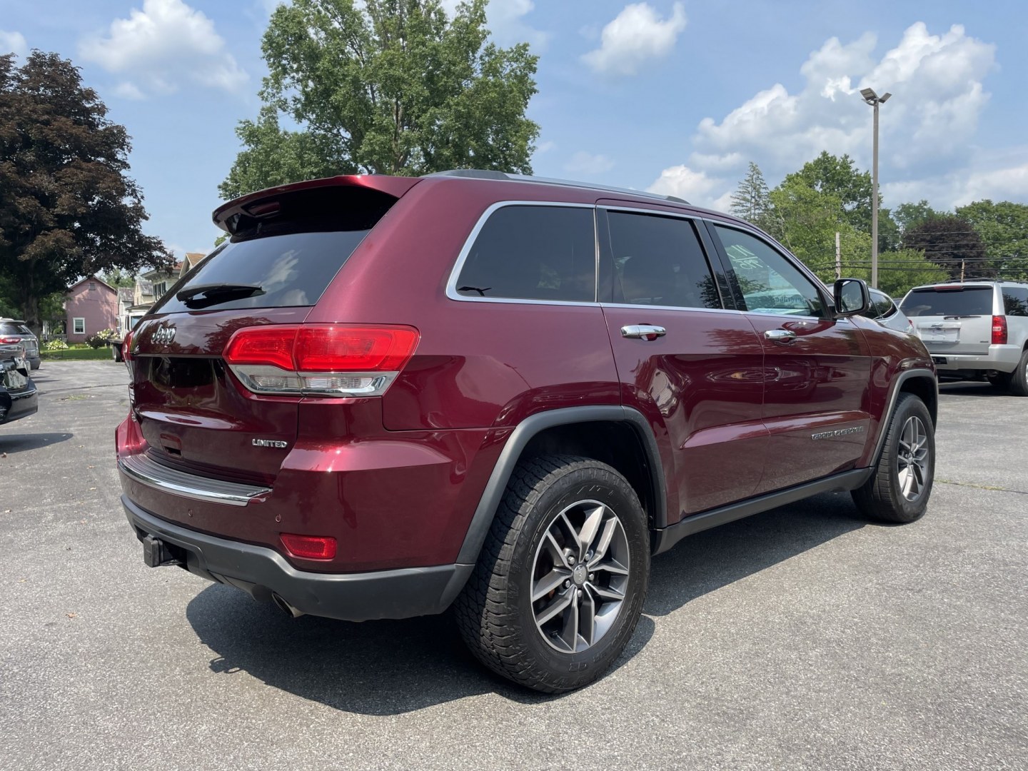 2017 Jeep Grand Cherokee Limited 4WD (1C4RJFBG9HC) with an 3.6L V6 DOHC 24V engine, 8A transmission, located at 101 N. Main Street, Muncy, PA, 17756, (570) 546-5462, 41.207691, -76.785942- Photo#3
