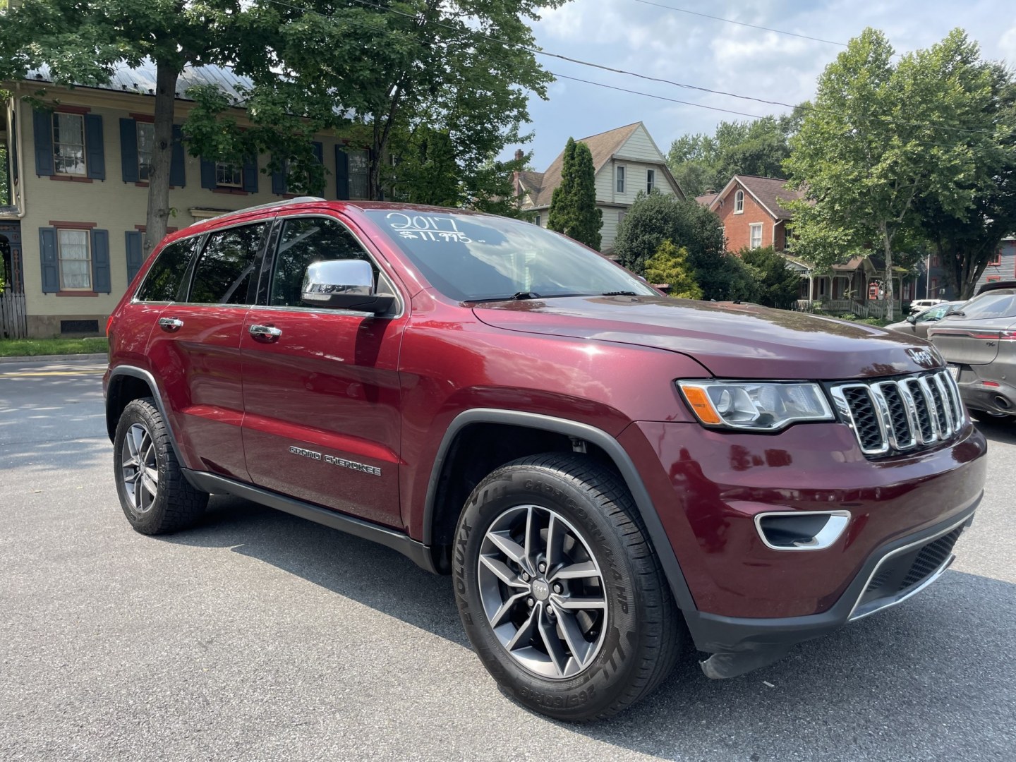2017 Jeep Grand Cherokee Limited 4WD (1C4RJFBG9HC) with an 3.6L V6 DOHC 24V engine, 8A transmission, located at 101 N. Main Street, Muncy, PA, 17756, (570) 546-5462, 41.207691, -76.785942- Photo#1