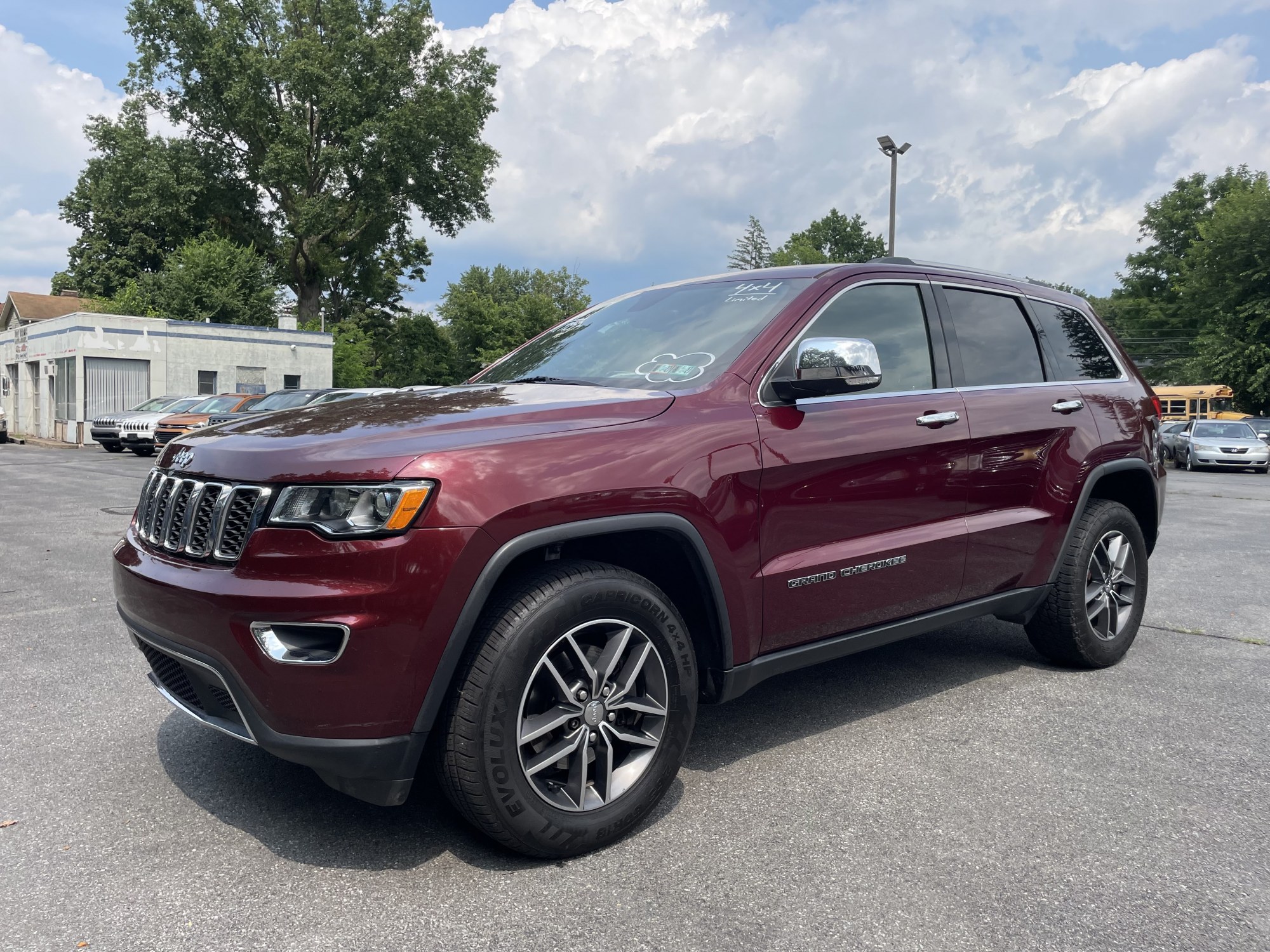 photo of 2017 Jeep Grand Cherokee Limited 4WD