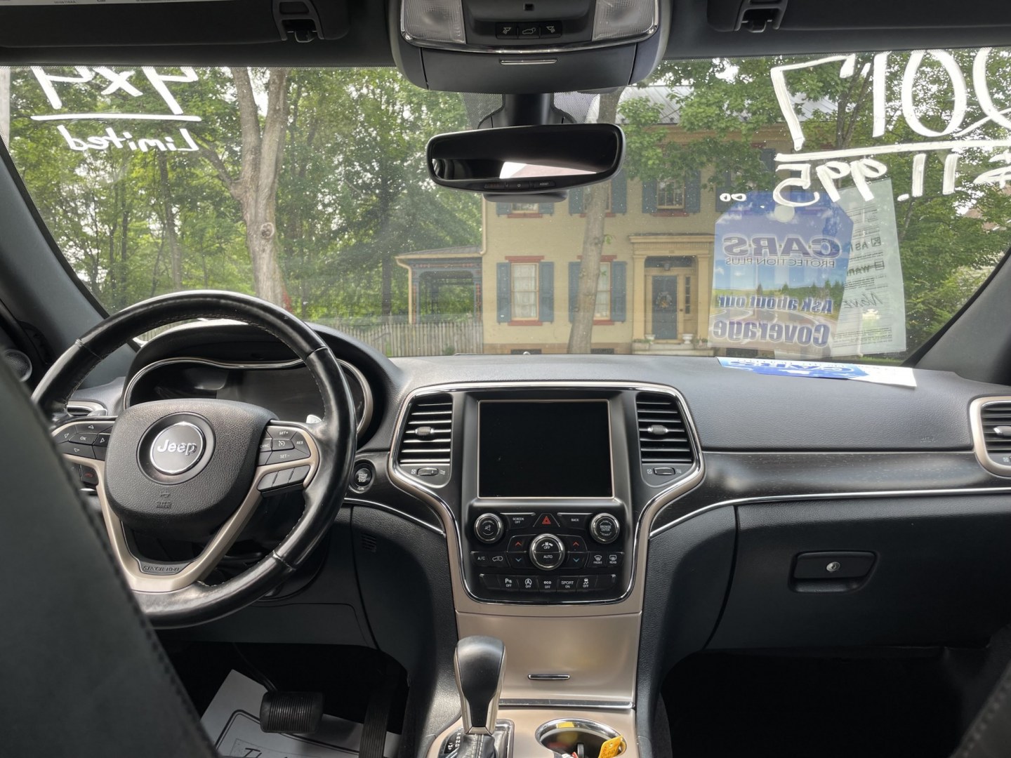 2017 Jeep Grand Cherokee Limited 4WD (1C4RJFBG9HC) with an 3.6L V6 DOHC 24V engine, 8A transmission, located at 101 N. Main Street, Muncy, PA, 17756, (570) 546-5462, 41.207691, -76.785942- Photo#4