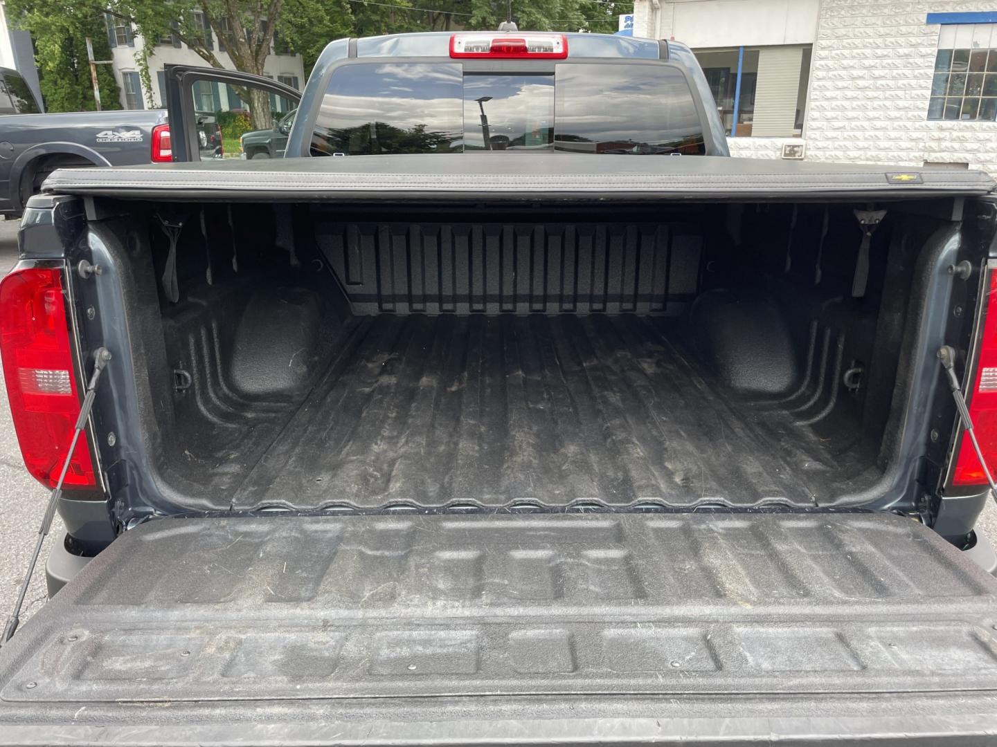 2019 Chevrolet Colorado Z71 Crew Cab 4WD Short Box (1GCGTDEN2K1) with an 3.6L V6 DOHC 24V GAS engine, 6A transmission, located at 101 N. Main Street, Muncy, PA, 17756, (570) 546-5462, 41.207691, -76.785942- Photo#9