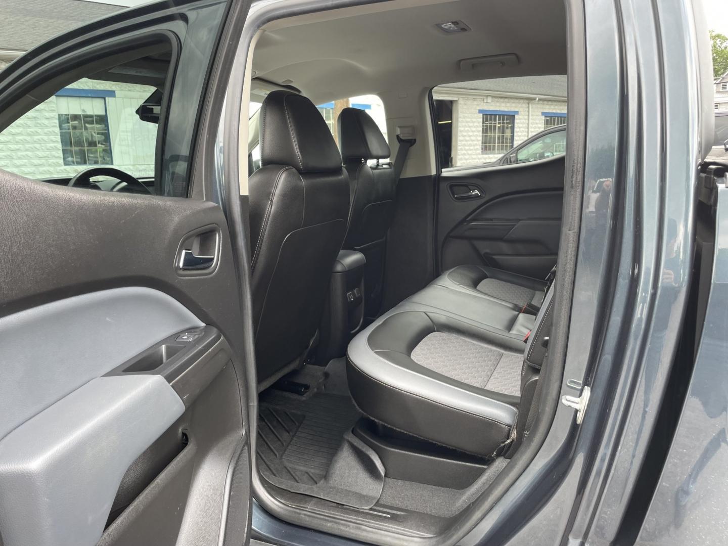 2019 Chevrolet Colorado Z71 Crew Cab 4WD Short Box (1GCGTDEN2K1) with an 3.6L V6 DOHC 24V GAS engine, 6A transmission, located at 101 N. Main Street, Muncy, PA, 17756, (570) 546-5462, 41.207691, -76.785942- Photo#8