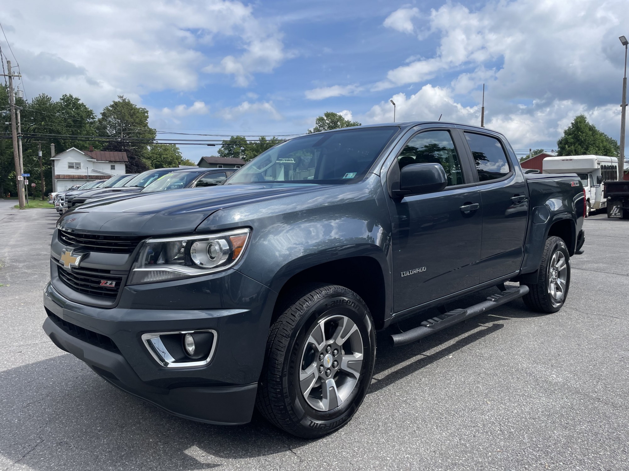 photo of 2019 Chevrolet Colorado Z71 Crew Cab 4WD Short Box
