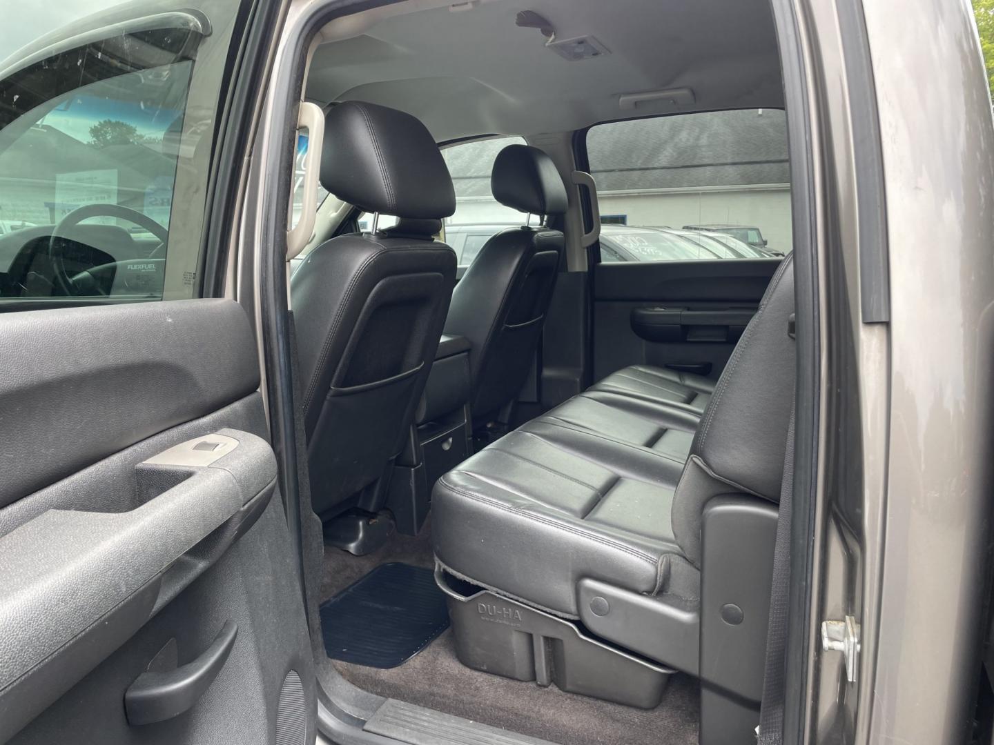 2012 Chevrolet Silverado 2500HD LT Crew Cab 4WD (1GC1KXEG0CF) with an 6.0L V8 OHV 16V FFV engine, 6-Speed Automatic transmission, located at 101 N. Main Street, Muncy, PA, 17756, (570) 546-5462, 41.207691, -76.785942- Photo#6
