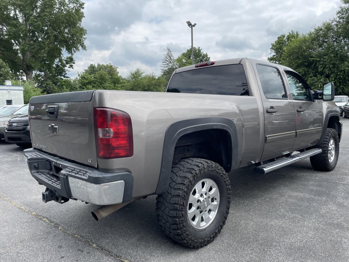 2012 Chevrolet Silverado 2500HD LT Crew Cab 4WD (1GC1KXEG0CF) with an 6.0L V8 OHV 16V FFV engine, 6-Speed Automatic transmission, located at 101 N. Main Street, Muncy, PA, 17756, (570) 546-5462, 41.207691, -76.785942- Photo#3
