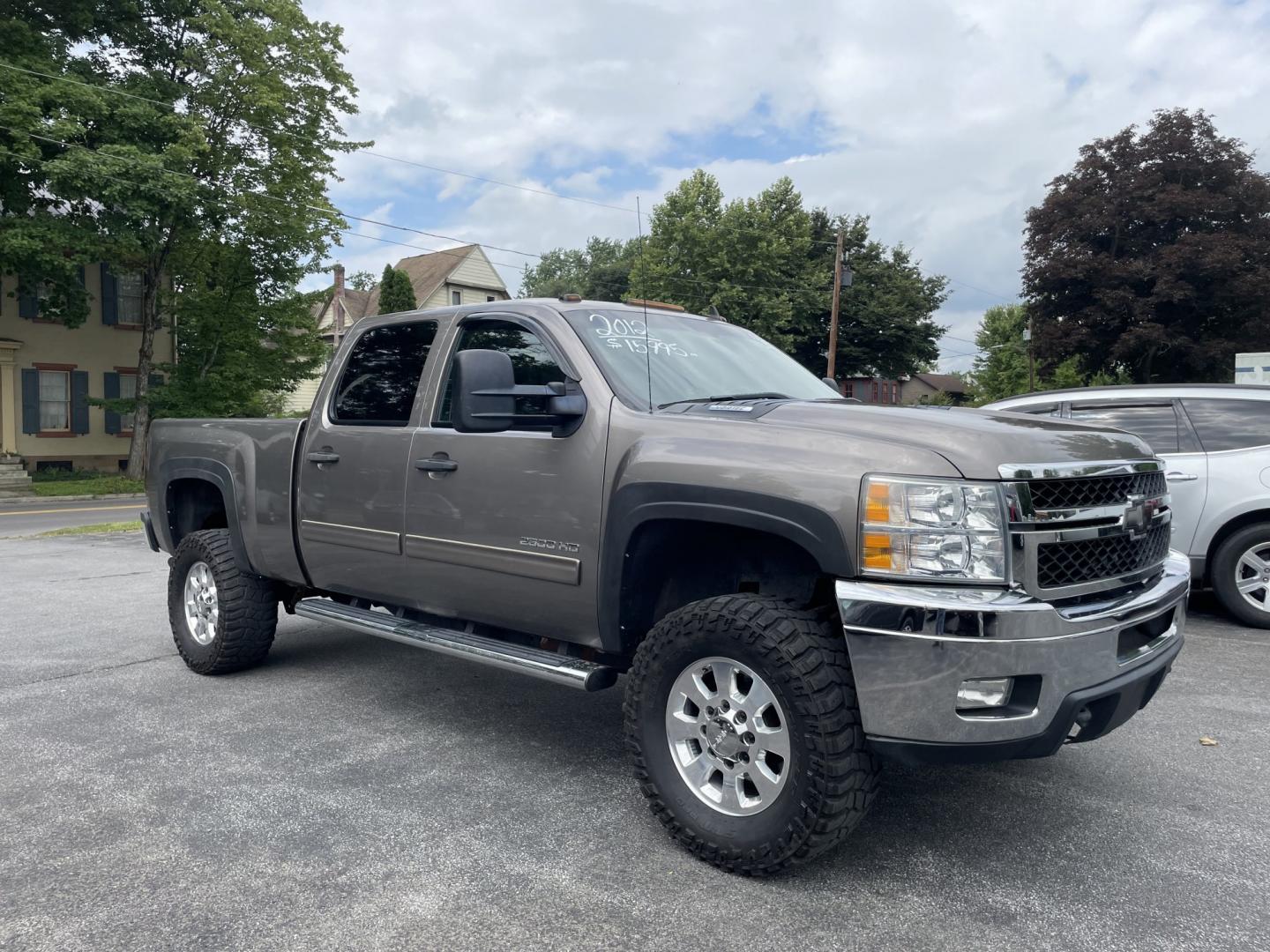 2012 Chevrolet Silverado 2500HD LT Crew Cab 4WD (1GC1KXEG0CF) with an 6.0L V8 OHV 16V FFV engine, 6-Speed Automatic transmission, located at 101 N. Main Street, Muncy, PA, 17756, (570) 546-5462, 41.207691, -76.785942- Photo#2