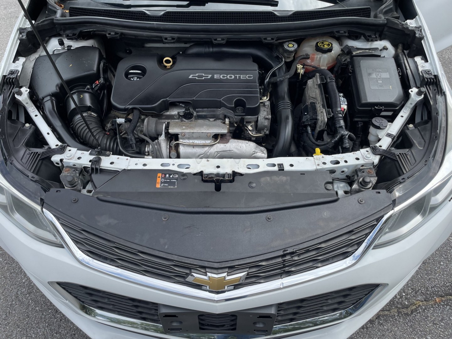 2017 Chevrolet Cruze LS Auto (1G1BC5SM3H7) with an 1.4L L4 DOHC 16V TURBO engine, 6A transmission, located at 101 N. Main Street, Muncy, PA, 17756, (570) 546-5462, 41.207691, -76.785942- Photo#9