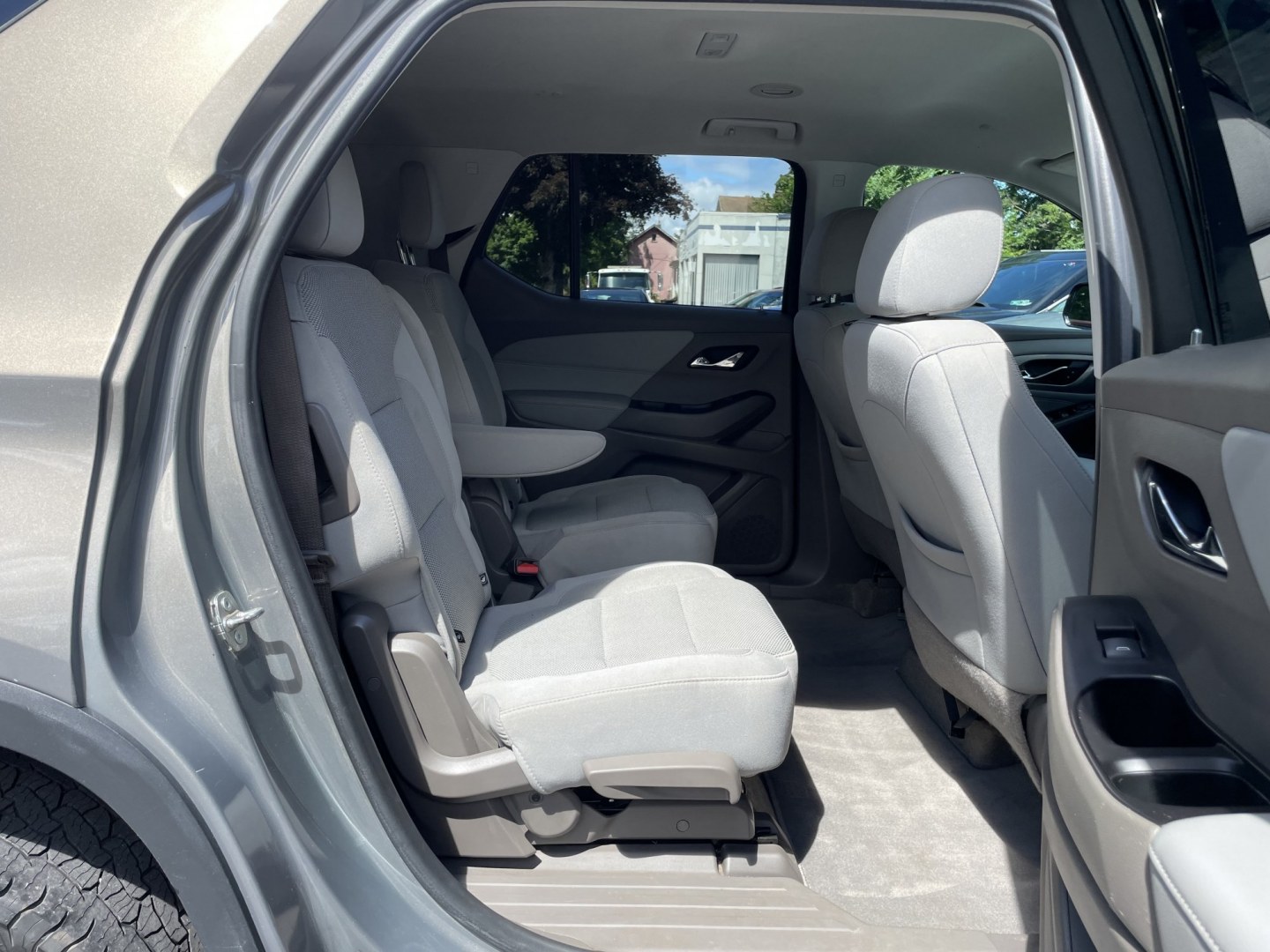 2018 Chevrolet Traverse LT Cloth AWD (1GNEVGKWXJJ) with an 3.6L V6 DOHC 24V engine, 9A transmission, located at 101 N. Main Street, Muncy, PA, 17756, (570) 546-5462, 41.207691, -76.785942- Photo#7