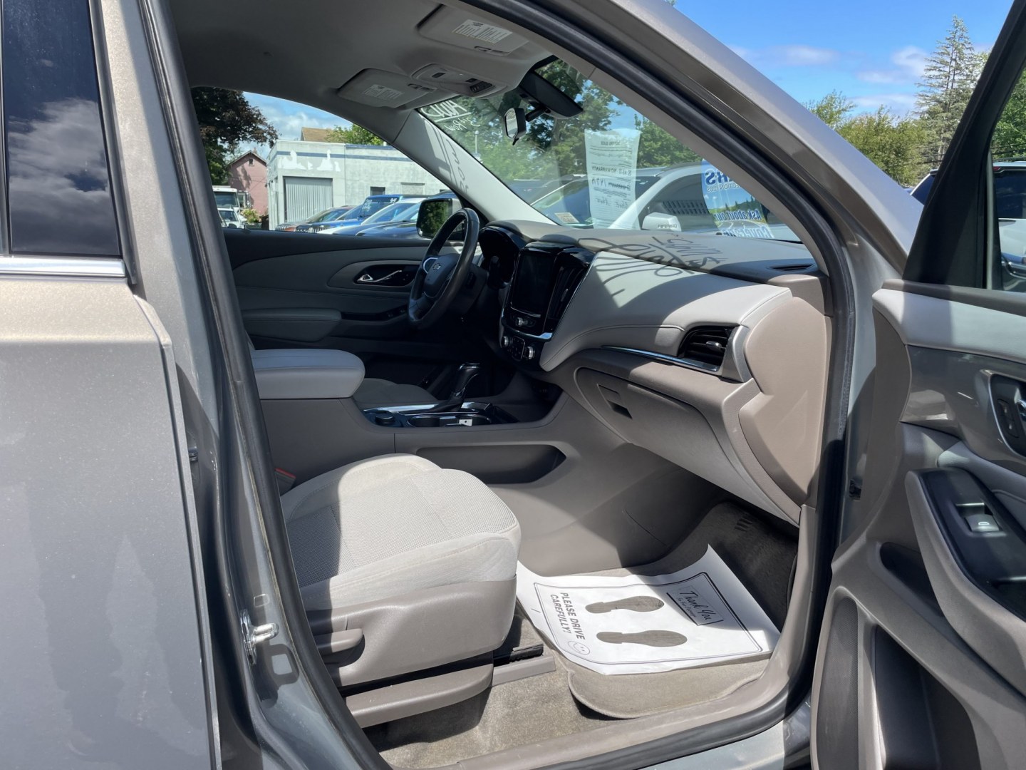 2018 Chevrolet Traverse LT Cloth AWD (1GNEVGKWXJJ) with an 3.6L V6 DOHC 24V engine, 9A transmission, located at 101 N. Main Street, Muncy, PA, 17756, (570) 546-5462, 41.207691, -76.785942- Photo#6