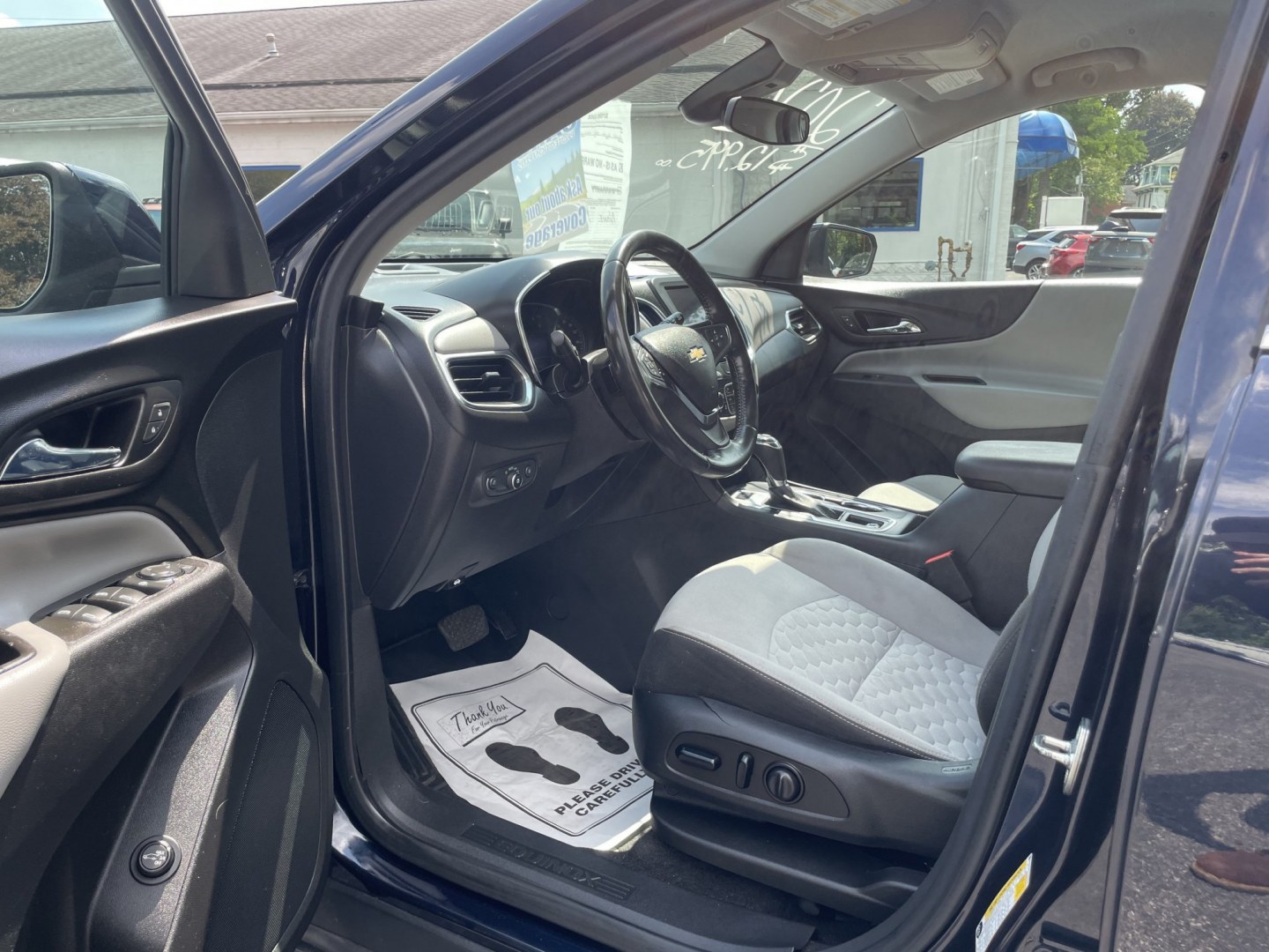 2020 Chevrolet Equinox LT AWD (3GNAXUEV1LS) with an 1.5L L4 DOHC 16V TURBO engine, 6A transmission, located at 101 N. Main Street, Muncy, PA, 17756, (570) 546-5462, 41.207691, -76.785942- Photo#4