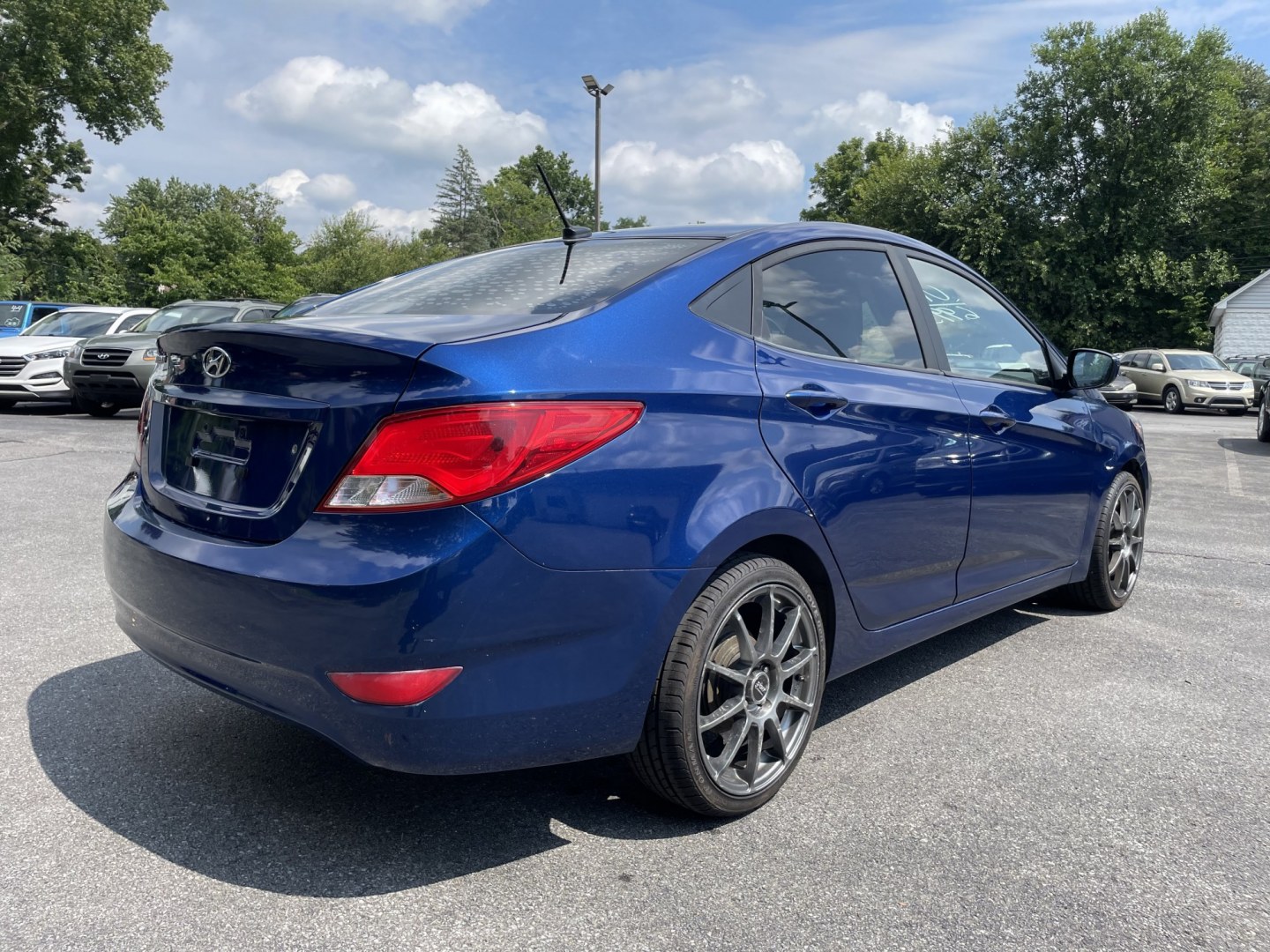 2017 Hyundai Accent SE 4-Door (KMHCT4AE8HU) with an 1.6L L4 DOHC 16V engine, 6A transmission, located at 101 N. Main Street, Muncy, PA, 17756, (570) 546-5462, 41.207691, -76.785942- Photo#3