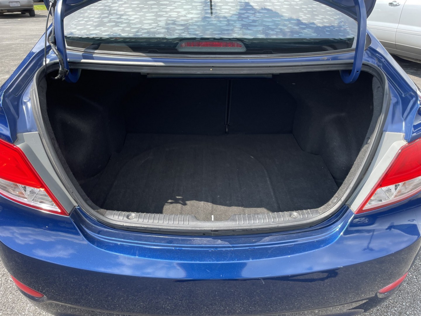 2017 Hyundai Accent SE 4-Door (KMHCT4AE8HU) with an 1.6L L4 DOHC 16V engine, 6A transmission, located at 101 N. Main Street, Muncy, PA, 17756, (570) 546-5462, 41.207691, -76.785942- Photo#6