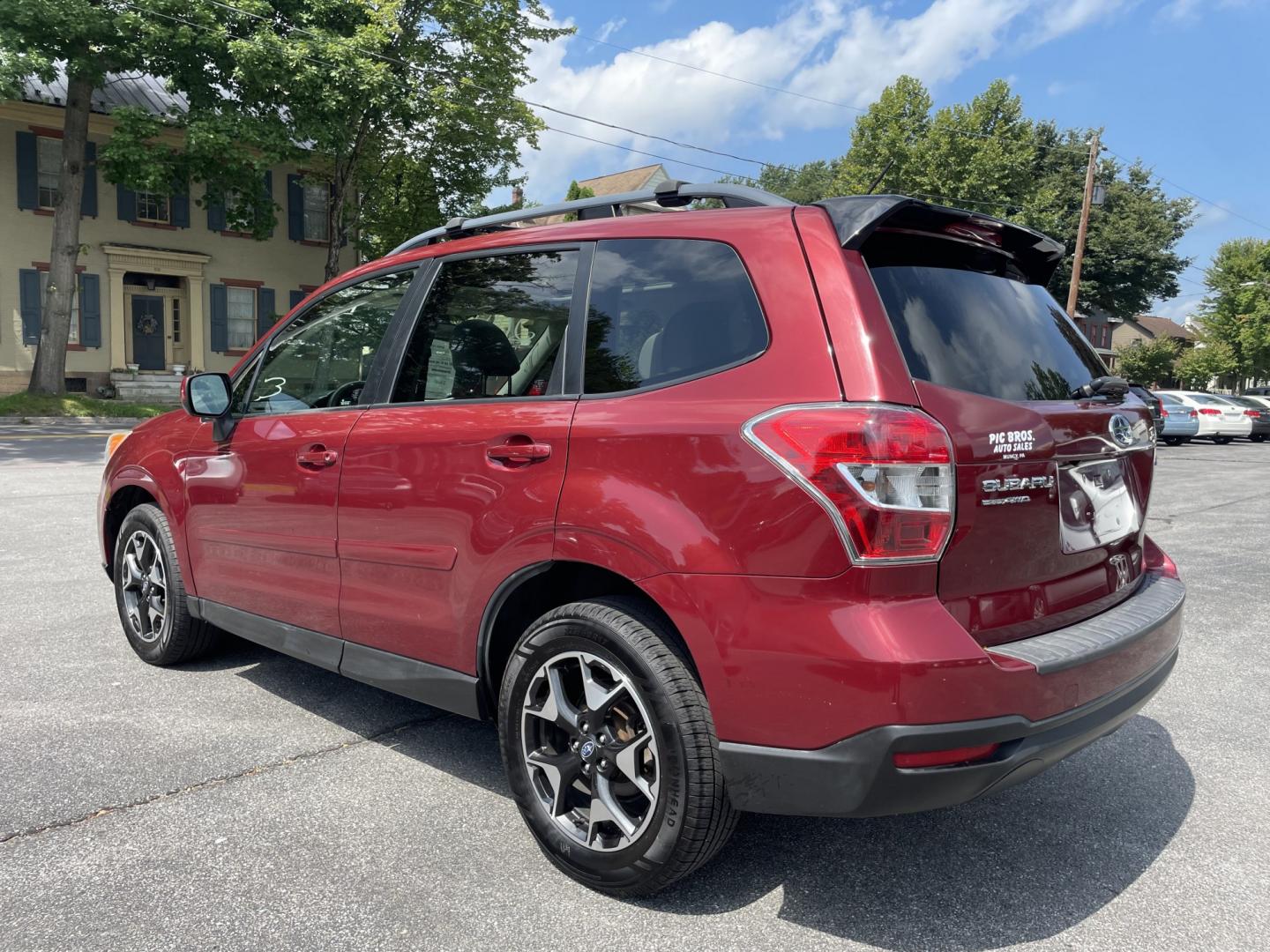 2014 Subaru Forester 2.5i Premium (JF2SJAGC1EH) with an 2.5L H4 SOHC 16V engine, 6A transmission, located at 101 N. Main Street, Muncy, PA, 17756, (570) 546-5462, 41.207691, -76.785942- Photo#1