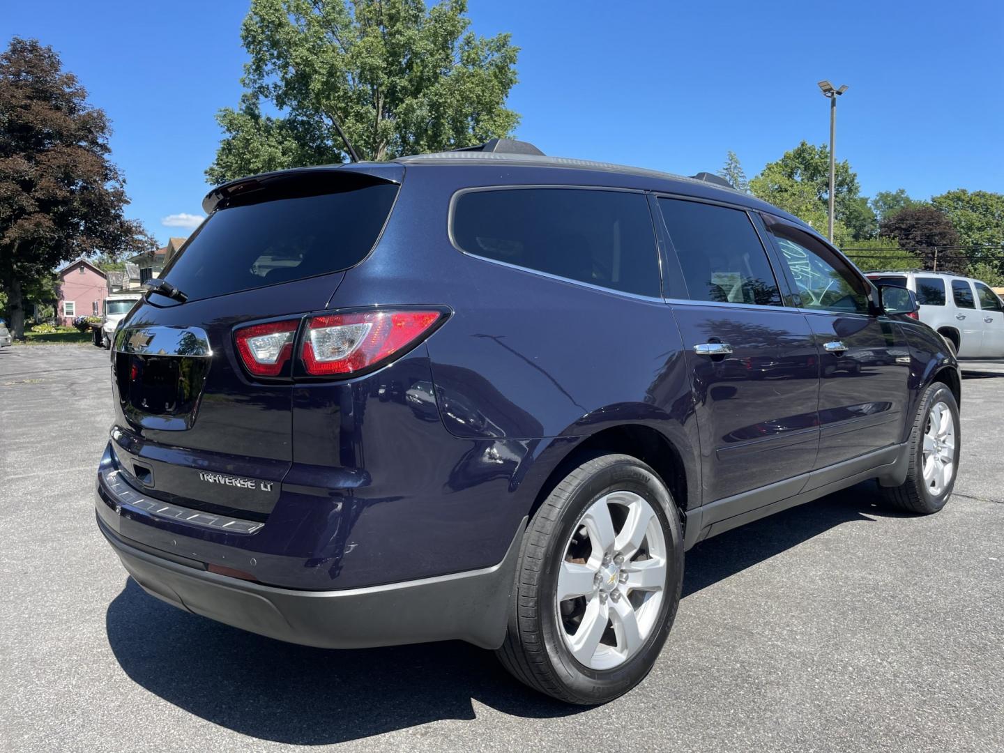 2016 Chevrolet Traverse 1LT AWD (1GNKVGKD2GJ) with an 3.6L V6 DOHC 24V engine, 6A transmission, located at 101 N. Main Street, Muncy, PA, 17756, (570) 546-5462, 41.207691, -76.785942- Photo#2