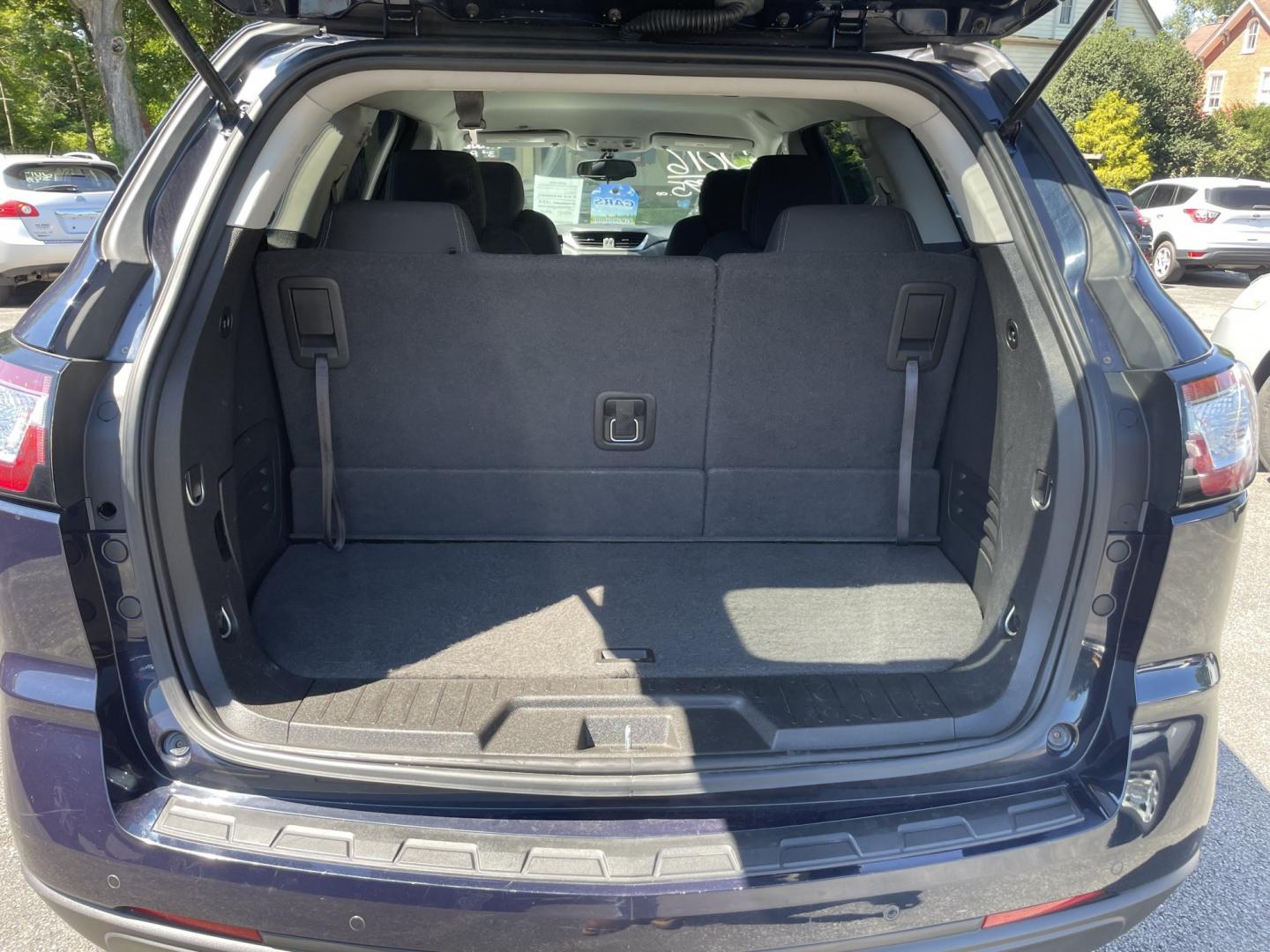2016 Chevrolet Traverse 1LT AWD (1GNKVGKD2GJ) with an 3.6L V6 DOHC 24V engine, 6A transmission, located at 101 N. Main Street, Muncy, PA, 17756, (570) 546-5462, 41.207691, -76.785942- Photo#11