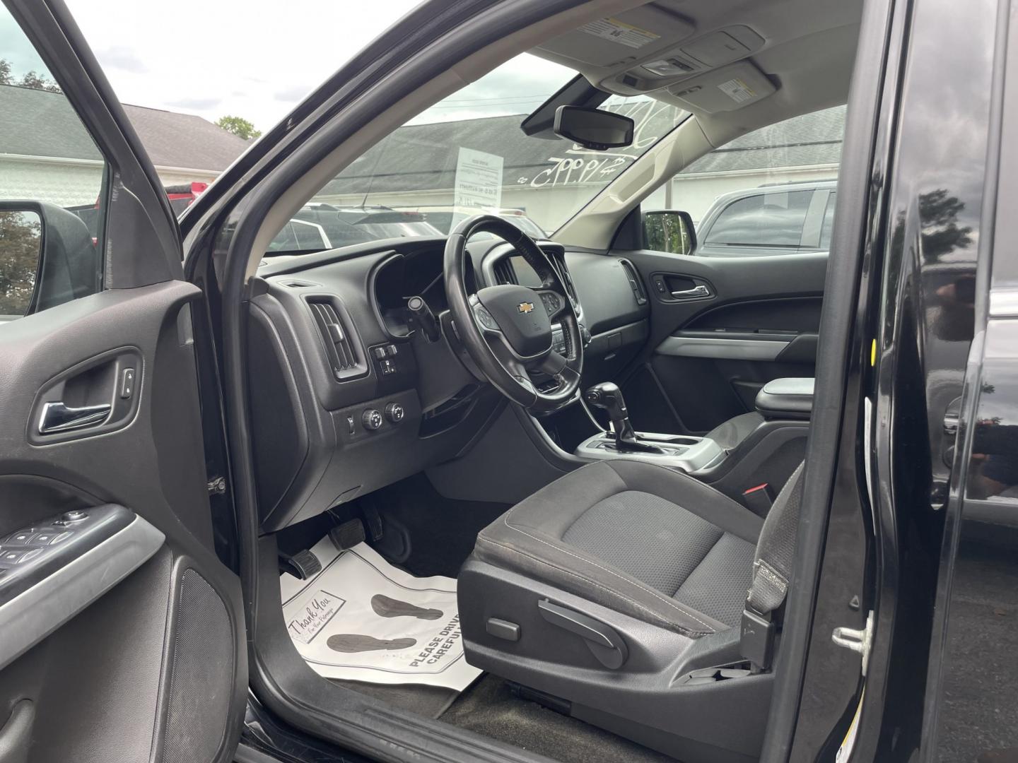 2018 Chevrolet Colorado LT Crew Cab 4WD Long Box (1GCPTCE13J1) with an 2.8L L4 DOHC 16V TURBO DIESEL engine, 6A transmission, located at 101 N. Main Street, Muncy, PA, 17756, (570) 546-5462, 41.207691, -76.785942- Photo#5