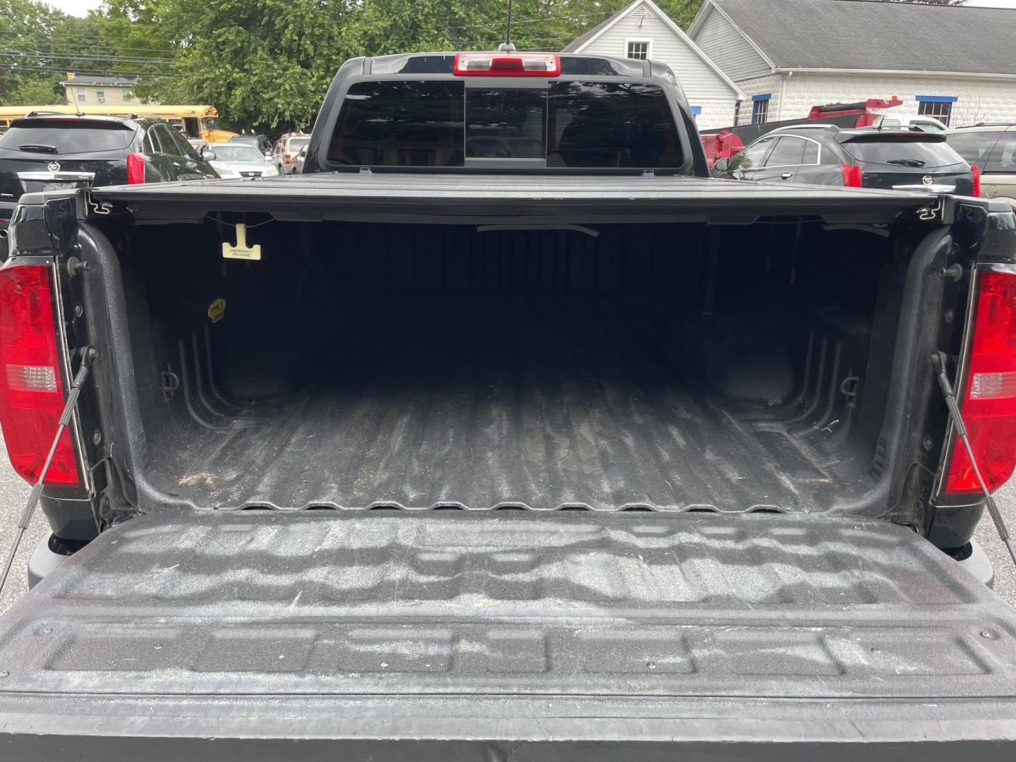 2018 Chevrolet Colorado LT Crew Cab 4WD Long Box (1GCPTCE13J1) with an 2.8L L4 DOHC 16V TURBO DIESEL engine, 6A transmission, located at 101 N. Main Street, Muncy, PA, 17756, (570) 546-5462, 41.207691, -76.785942- Photo#6