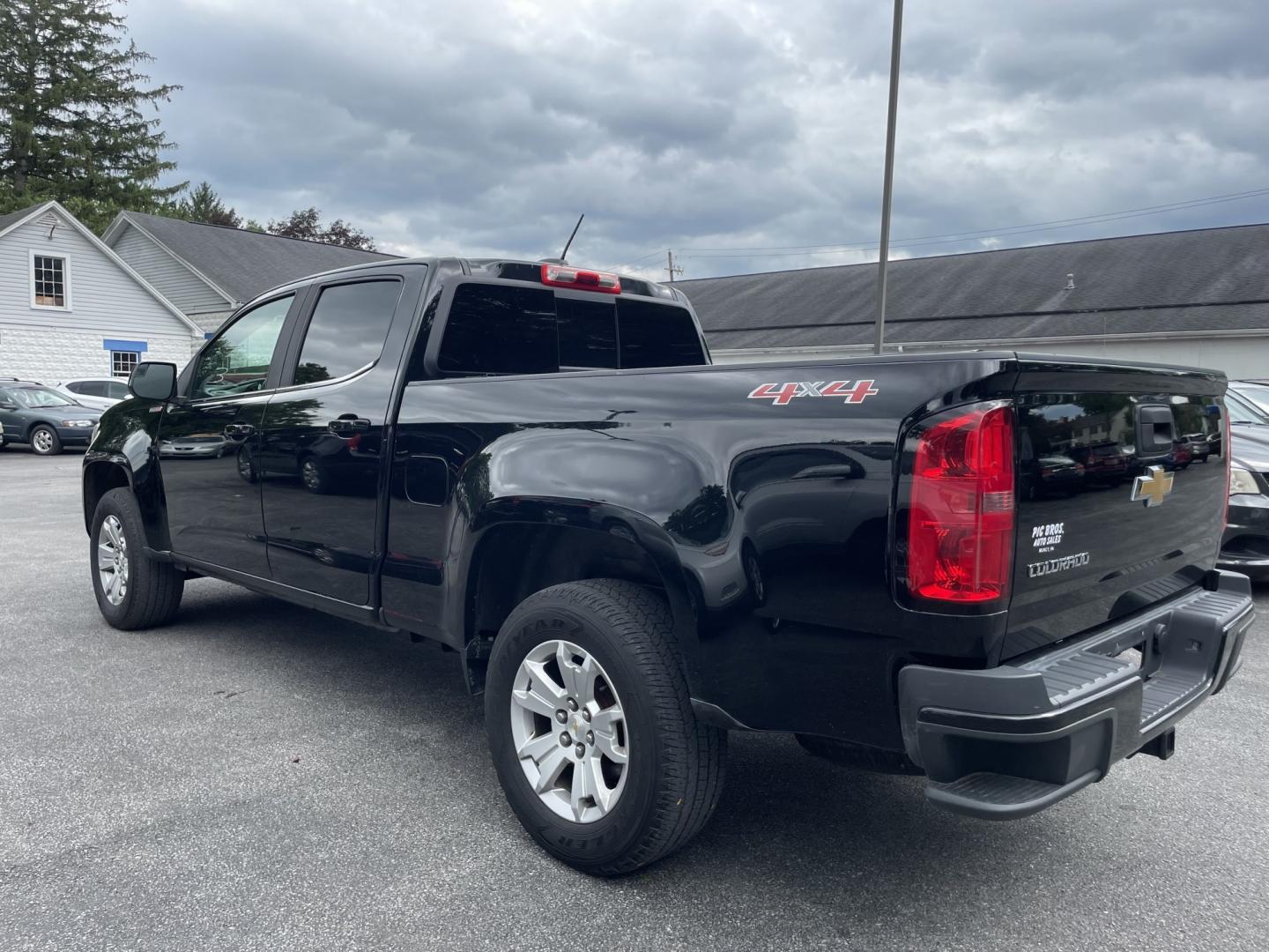 2018 Chevrolet Colorado LT Crew Cab 4WD Long Box (1GCPTCE13J1) with an 2.8L L4 DOHC 16V TURBO DIESEL engine, 6A transmission, located at 101 N. Main Street, Muncy, PA, 17756, (570) 546-5462, 41.207691, -76.785942- Photo#3