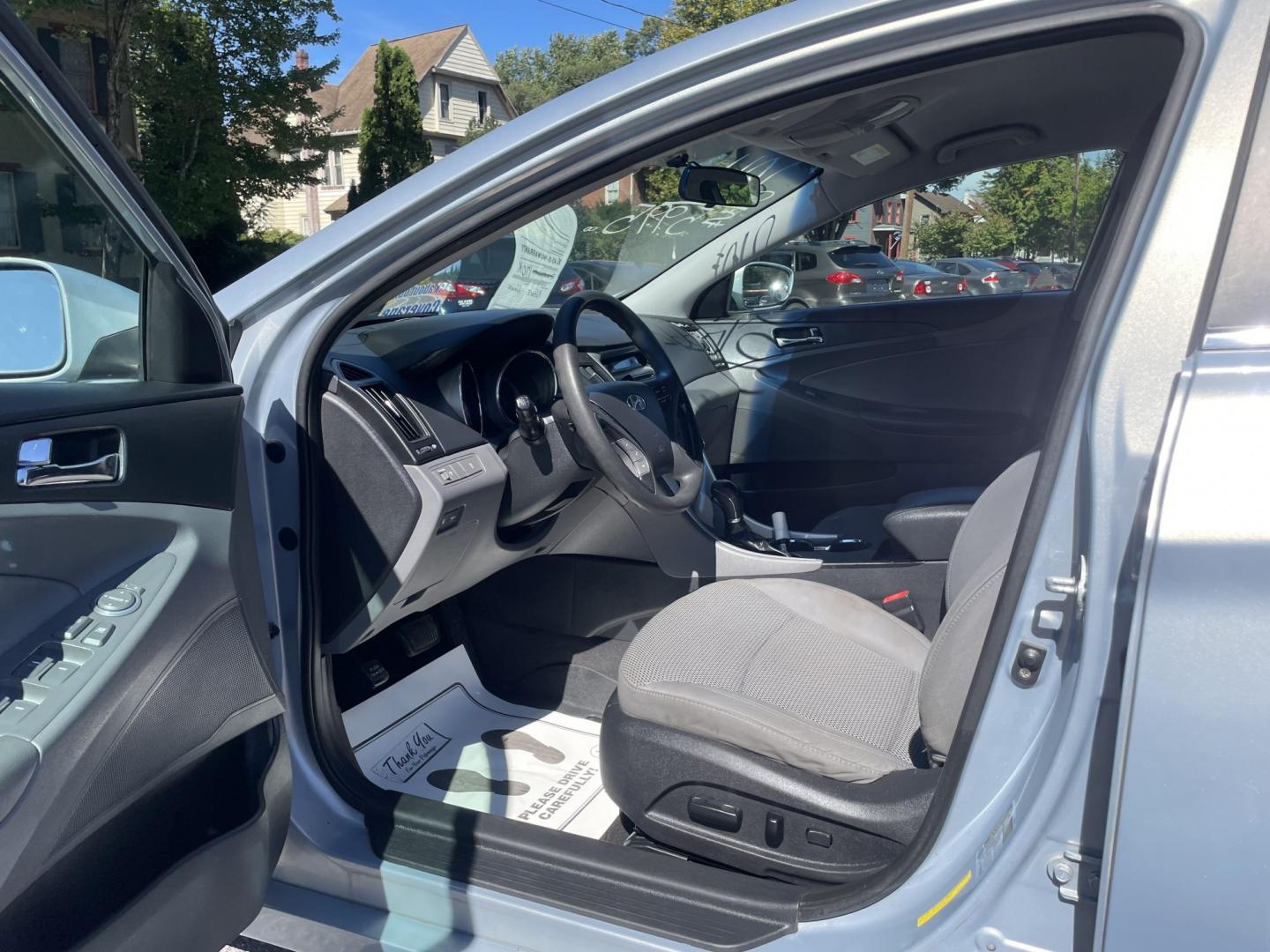 2011 Hyundai Sonata GLS Auto (5NPEB4AC6BH) with an 2.4L L4 DOHC 16V engine, 5A transmission, located at 101 N. Main Street, Muncy, PA, 17756, (570) 546-5462, 41.207691, -76.785942- Photo#4