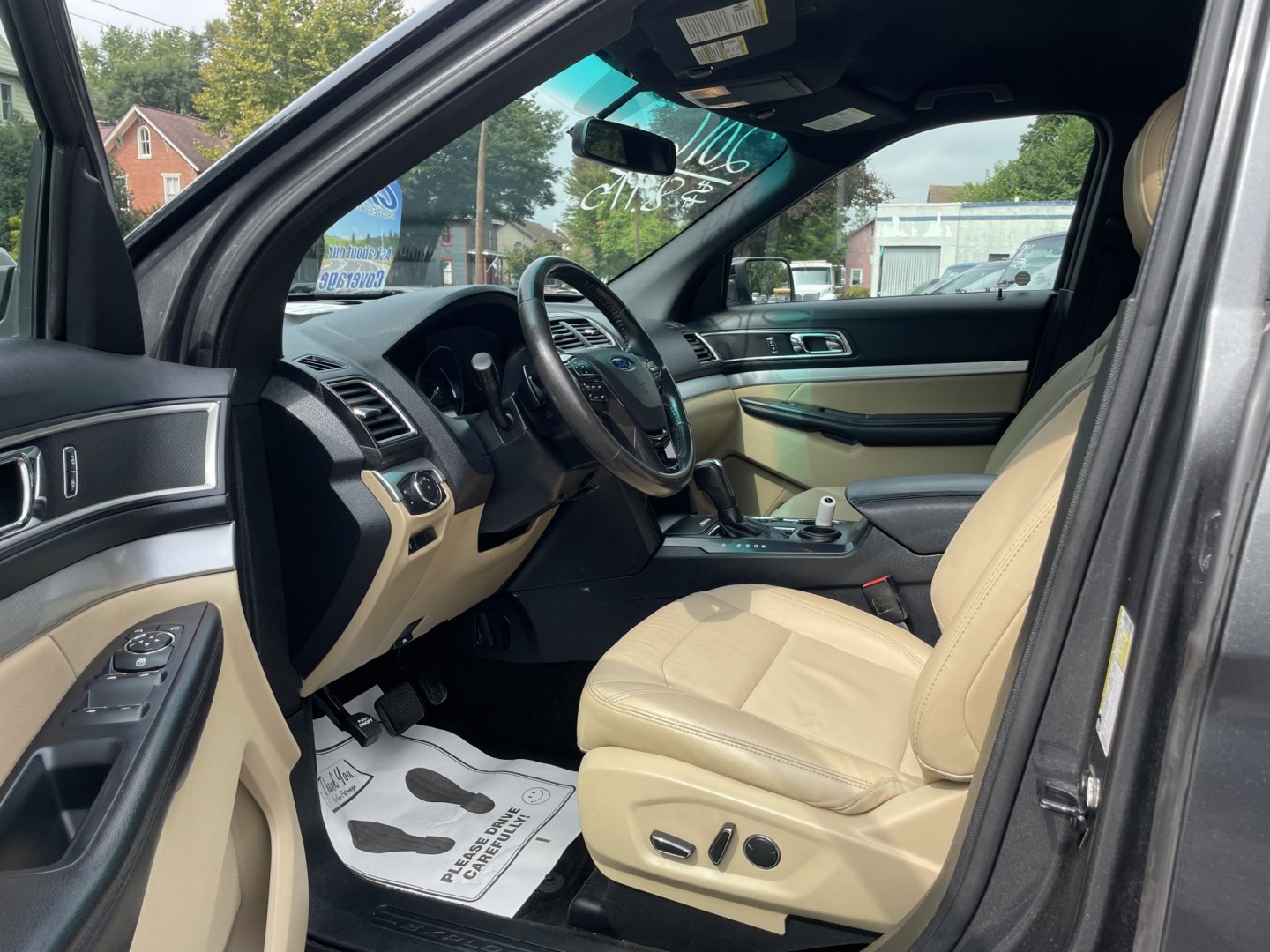2016 Ford Explorer XLT FWD (1FM5K7D85GG) with an 3.5L V6 DOHC 24V engine, 6A transmission, located at 101 N. Main Street, Muncy, PA, 17756, (570) 546-5462, 41.207691, -76.785942- Photo#5