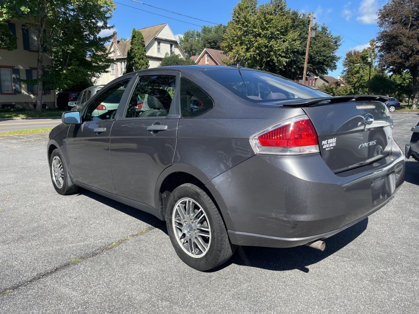 2011 Ford Focus SE Sedan (1FAHP3FN0BW) with an 2.0L L4 DOHC 16V engine, located at 101 N. Main Street, Muncy, PA, 17756, (570) 546-5462, 41.207691, -76.785942- Photo#2