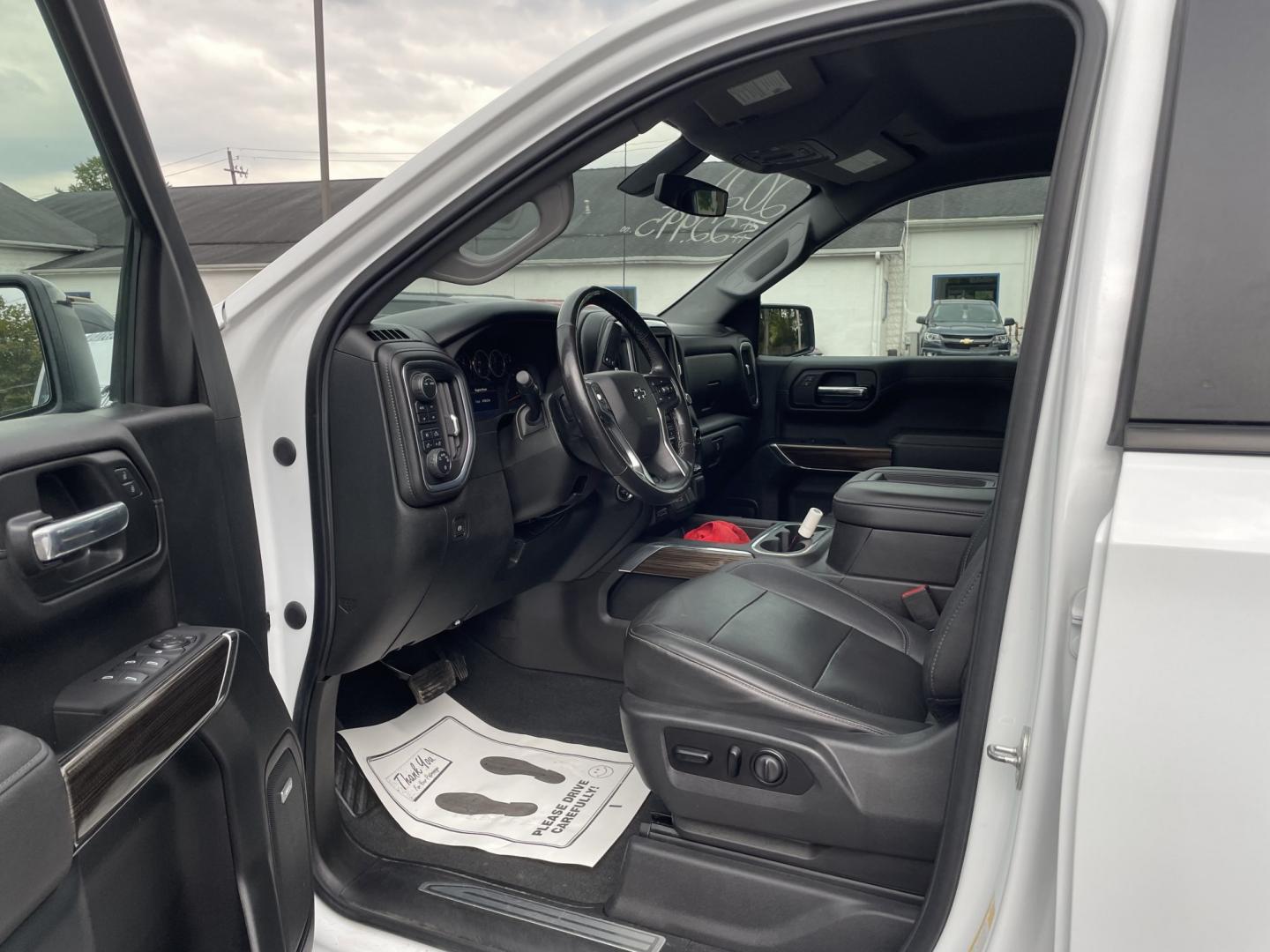 2021 White /black Chevrolet Silverado 1500 RST Crew Cab 4WD (1GCUYEET1MZ) with an 3.0L L6 DOHC 16V TURBO DIESEL engine, 6A transmission, located at 101 N. Main Street, Muncy, PA, 17756, (570) 546-5462, 41.207691, -76.785942- Photo#7