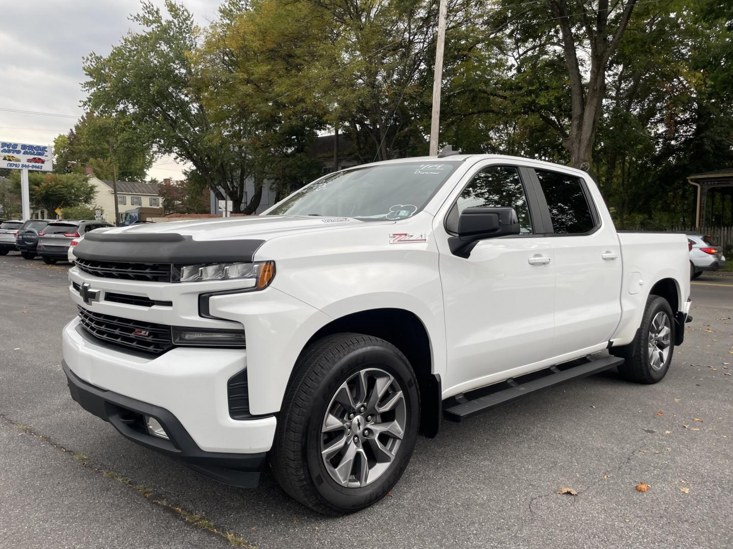 2021 White /black Chevrolet Silverado 1500 RST Crew Cab 4WD (1GCUYEET1MZ) with an 3.0L L6 DOHC 16V TURBO DIESEL engine, 6A transmission, located at 101 N. Main Street, Muncy, PA, 17756, (570) 546-5462, 41.207691, -76.785942- Photo#0