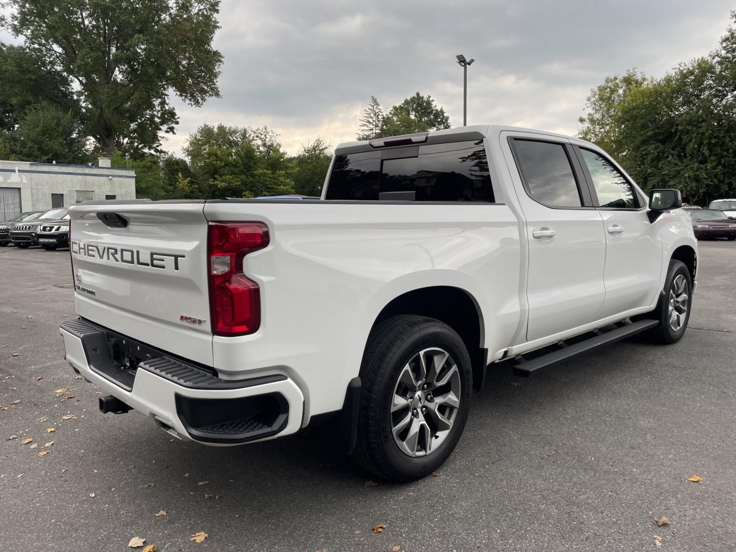 2021 White /black Chevrolet Silverado 1500 RST Crew Cab 4WD (1GCUYEET1MZ) with an 3.0L L6 DOHC 16V TURBO DIESEL engine, 6A transmission, located at 101 N. Main Street, Muncy, PA, 17756, (570) 546-5462, 41.207691, -76.785942- Photo#2