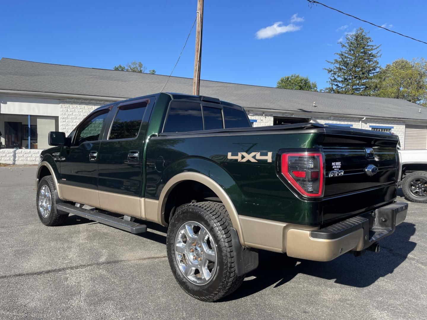 2013 Ford F-150 Lariat SuperCrew 5.5-ft. Bed 4WD (1FTFW1ET7DK) with an 3.5L V6 TURBO engine, 6-Speed Automatic transmission, located at 101 N. Main Street, Muncy, PA, 17756, (570) 546-5462, 41.207691, -76.785942- Photo#4