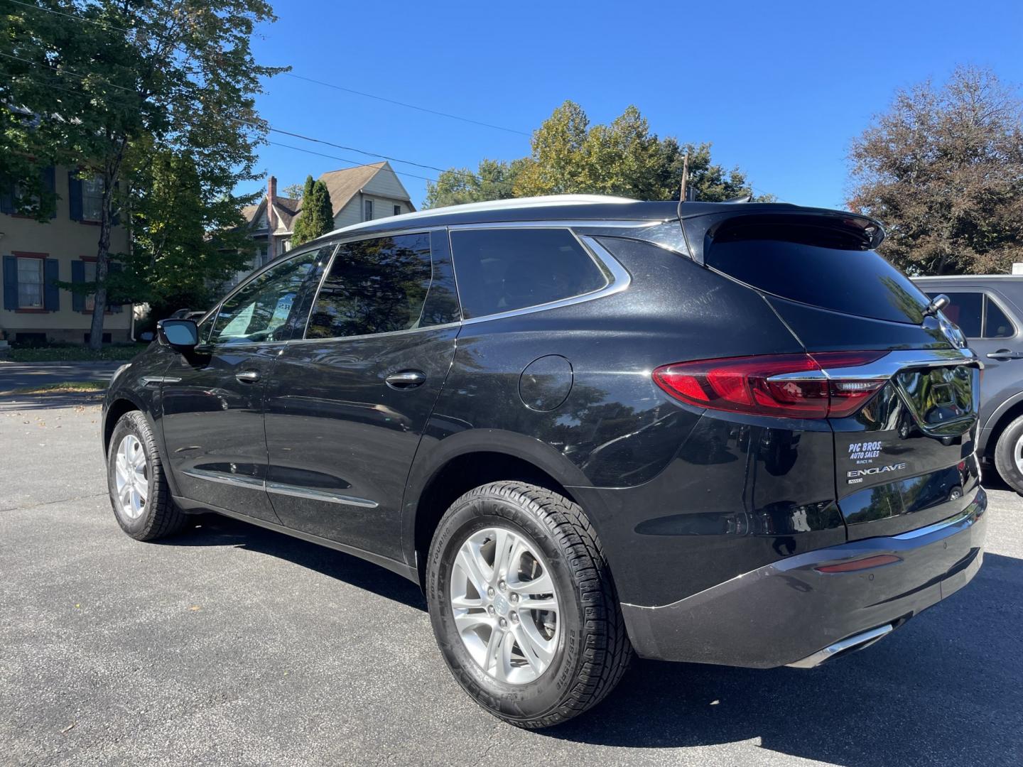 2020 Buick Enclave Essence AWD (5GAEVAKW9LJ) with an 3.6L V6 DOHC 24V engine, 9A transmission, located at 101 N. Main Street, Muncy, PA, 17756, (570) 546-5462, 41.207691, -76.785942- Photo#3 2020 Buick Enclave Essence AWD (5GAEVAKW9LJ) with an 3.6L V6 DOHC 24V engine, 9A transmission, located at 101 N. Main Street, Muncy, PA, 17756, (570) 546-5462, 41.207691, -76.785942- Photo#3