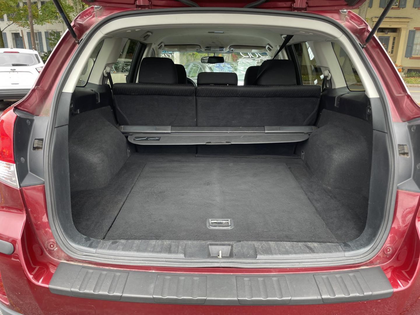 2012 Subaru Outback 2.5I Premium (4S4BRBCC3C3) with an 2.5L H4 DOHC 16V engine, located at 101 N. Main Street, Muncy, PA, 17756, (570) 546-5462, 41.207691, -76.785942- Photo#5