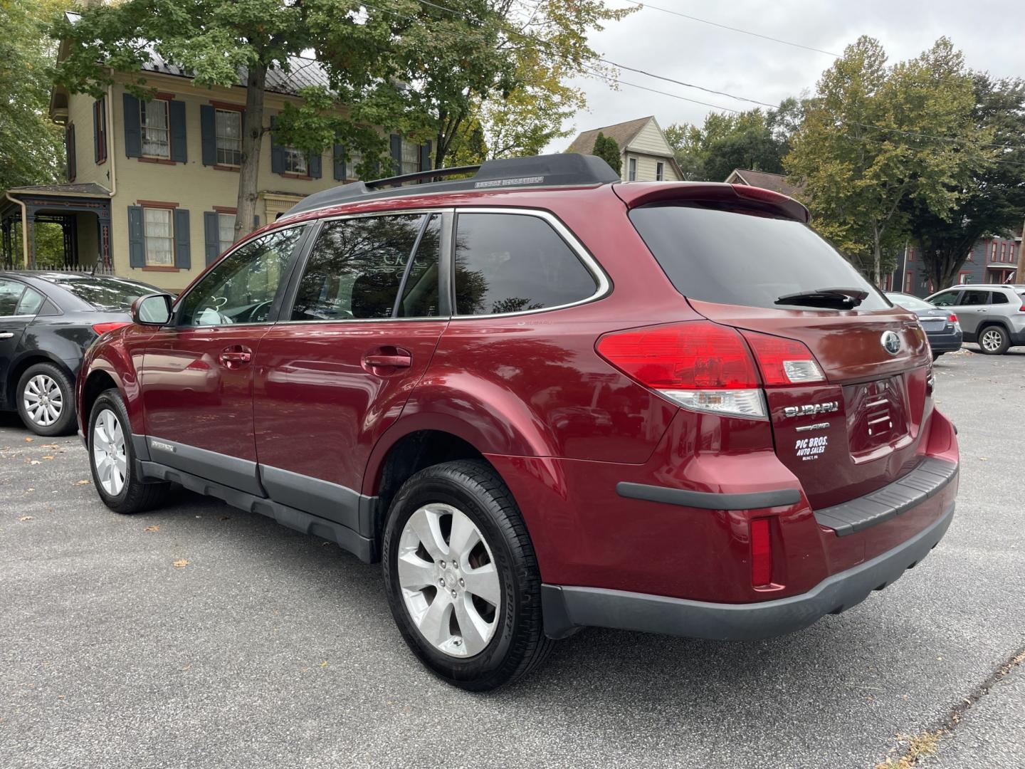 2012 Subaru Outback 2.5I Premium (4S4BRBCC3C3) with an 2.5L H4 DOHC 16V engine, located at 101 N. Main Street, Muncy, PA, 17756, (570) 546-5462, 41.207691, -76.785942- Photo#1
