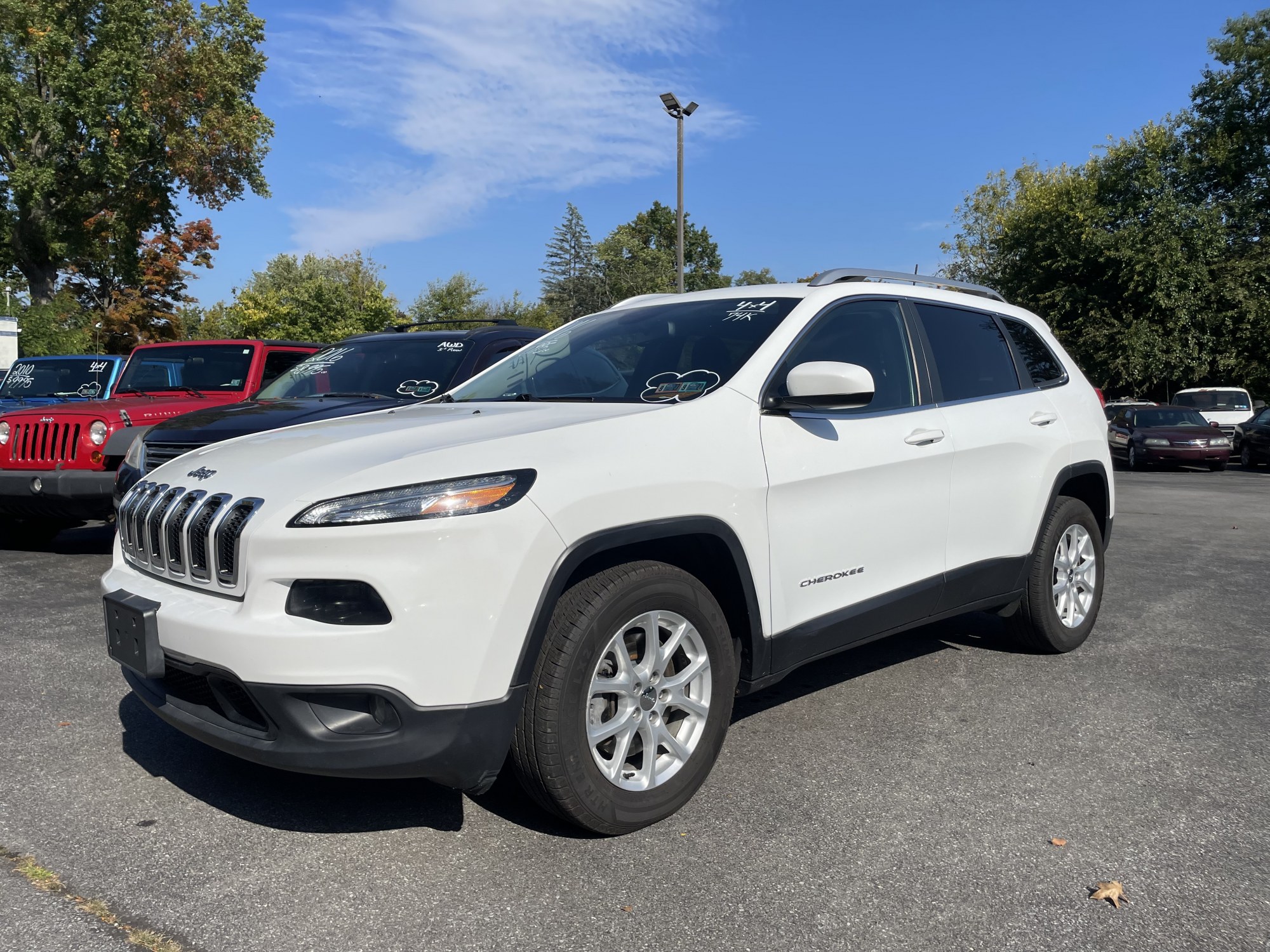 photo of 2016 Jeep Cherokee Latitude 4WD