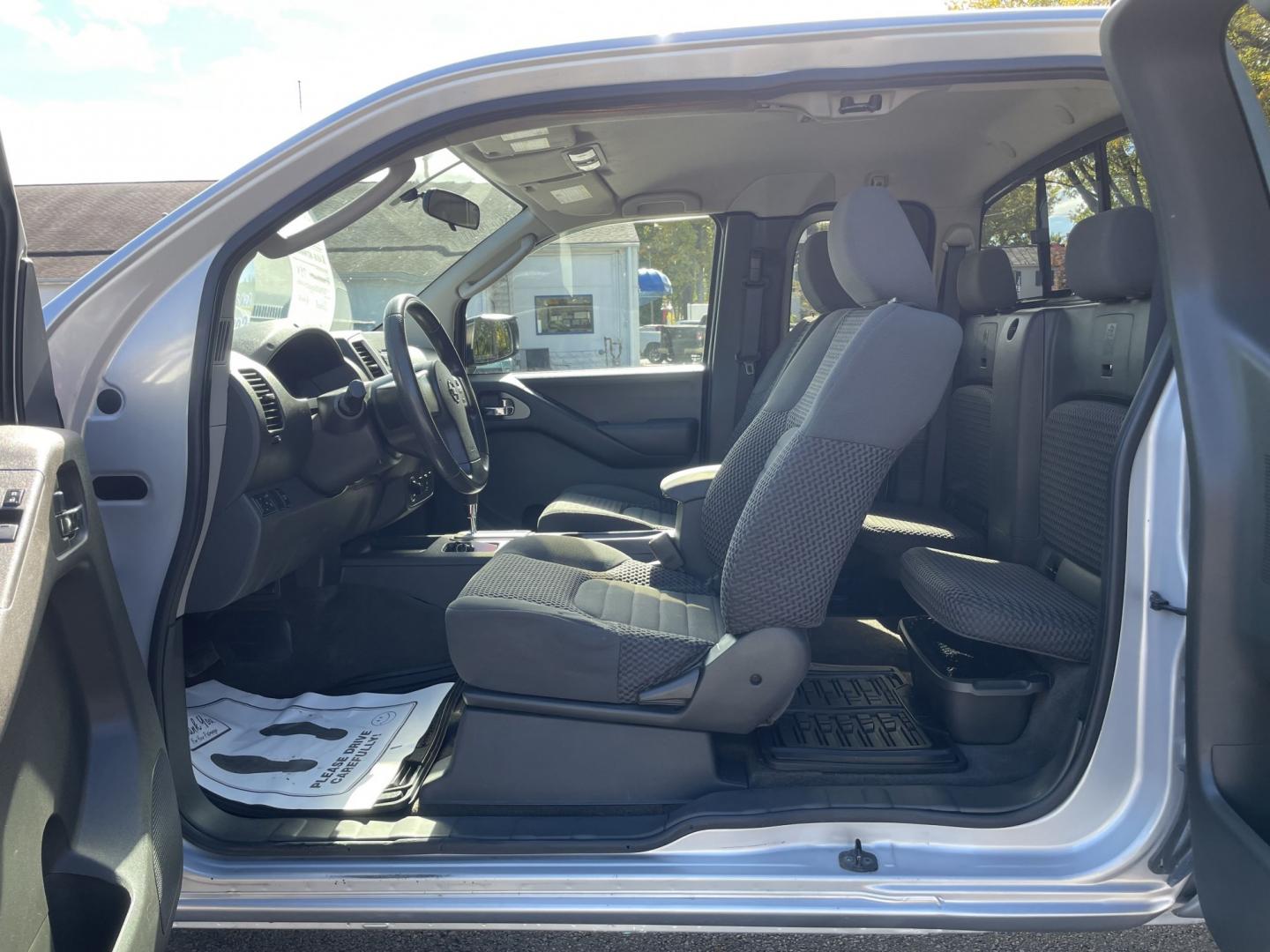 2011 Nissan Frontier PRO-4X King Cab 4WD (1N6AD0CW5BC) with an 4.0L V6 DOHC 24V engine, 5A transmission, located at 101 N. Main Street, Muncy, PA, 17756, (570) 546-5462, 41.207691, -76.785942- Photo#6